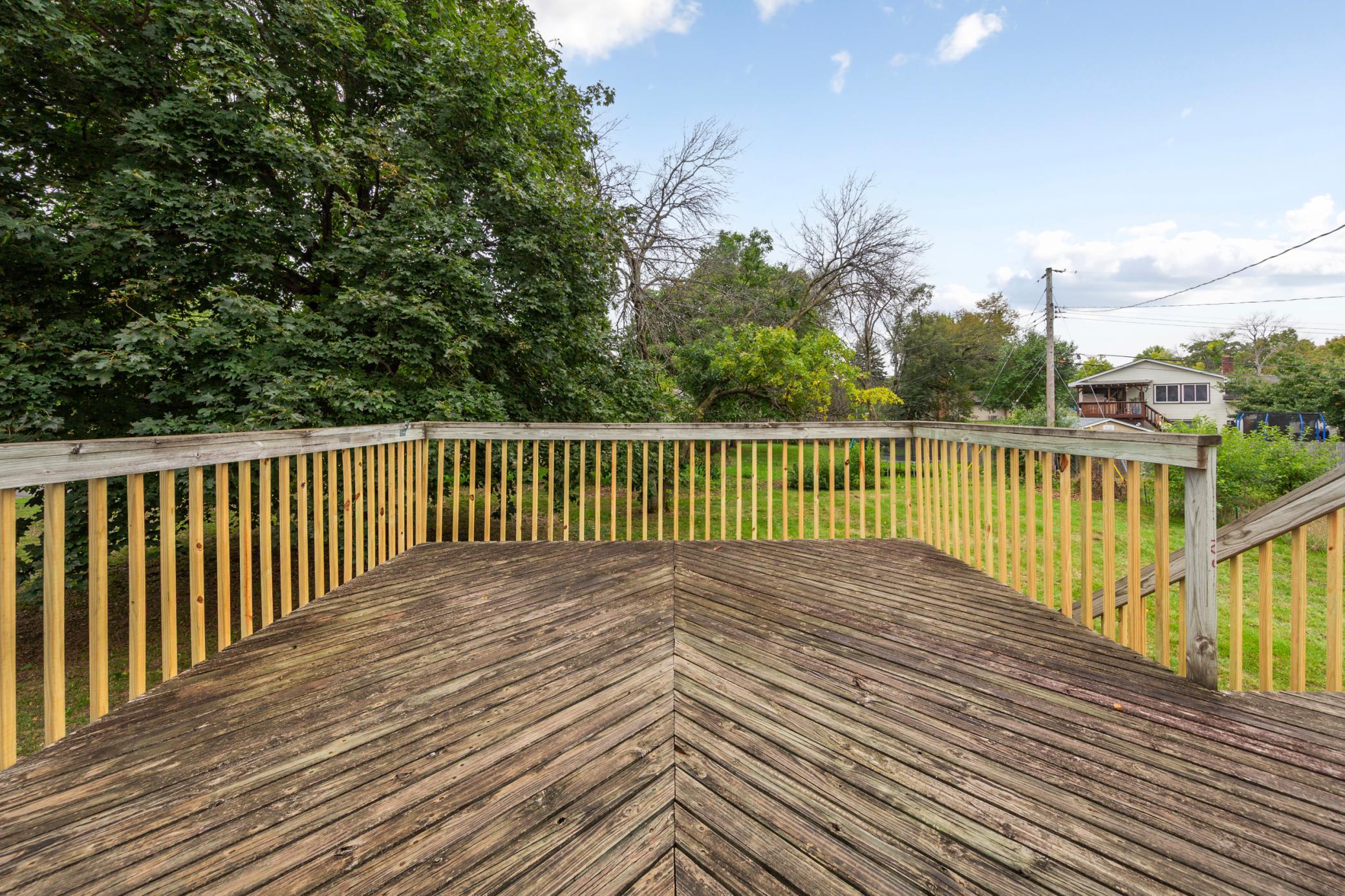 8101 Ewing Avenue N Property Photo 10
