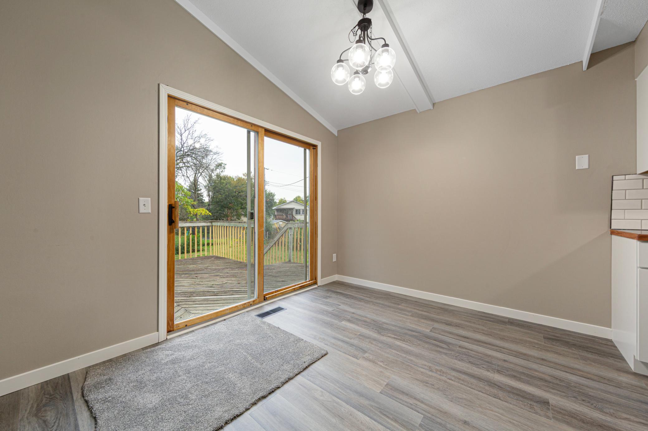 8101 Ewing Avenue N Property Photo 15