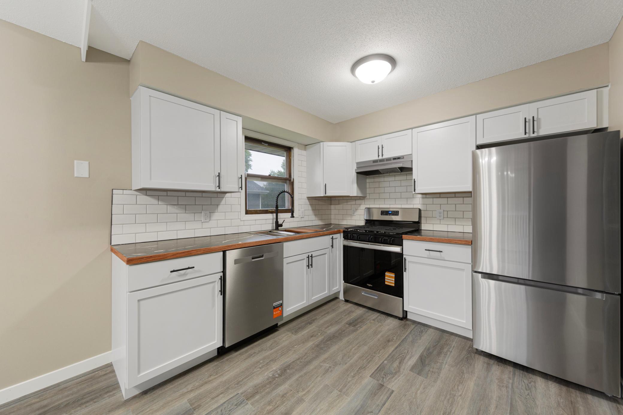 8101 Ewing Avenue N Property Photo 18