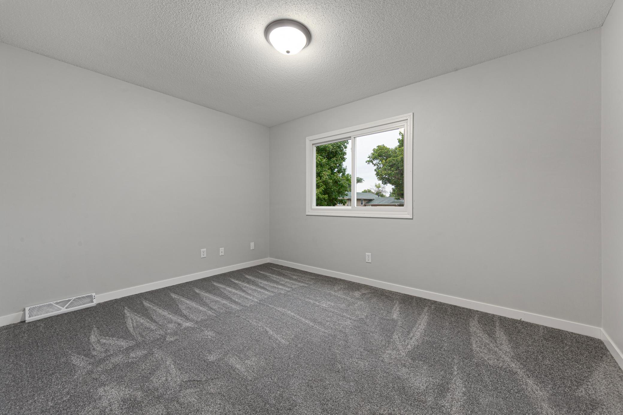 8101 Ewing Avenue N Property Photo 24