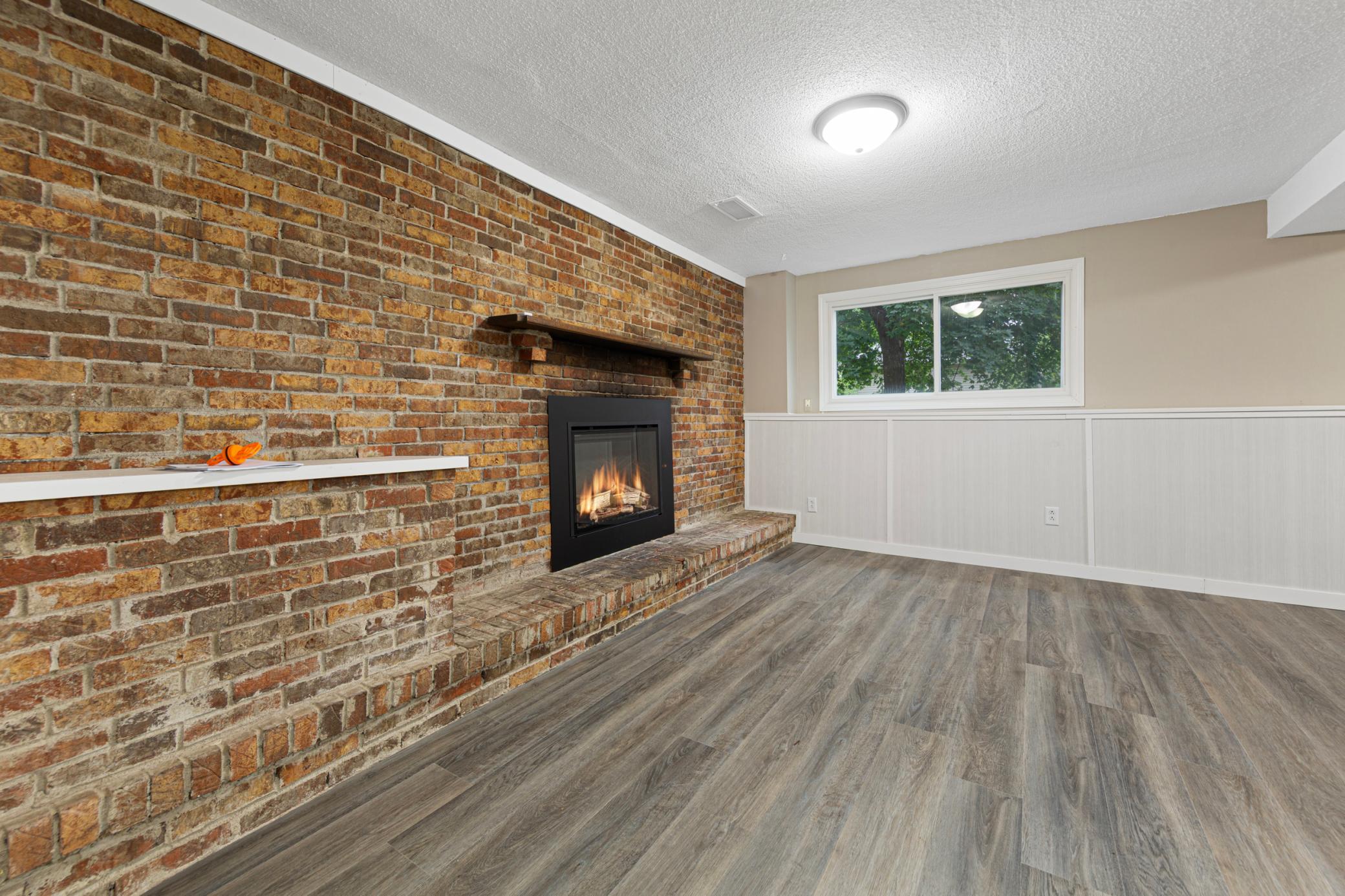 8101 Ewing Avenue N Property Photo 28