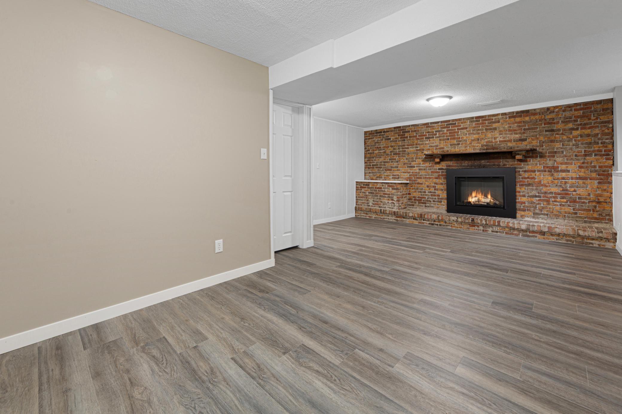 8101 Ewing Avenue N Property Photo 31