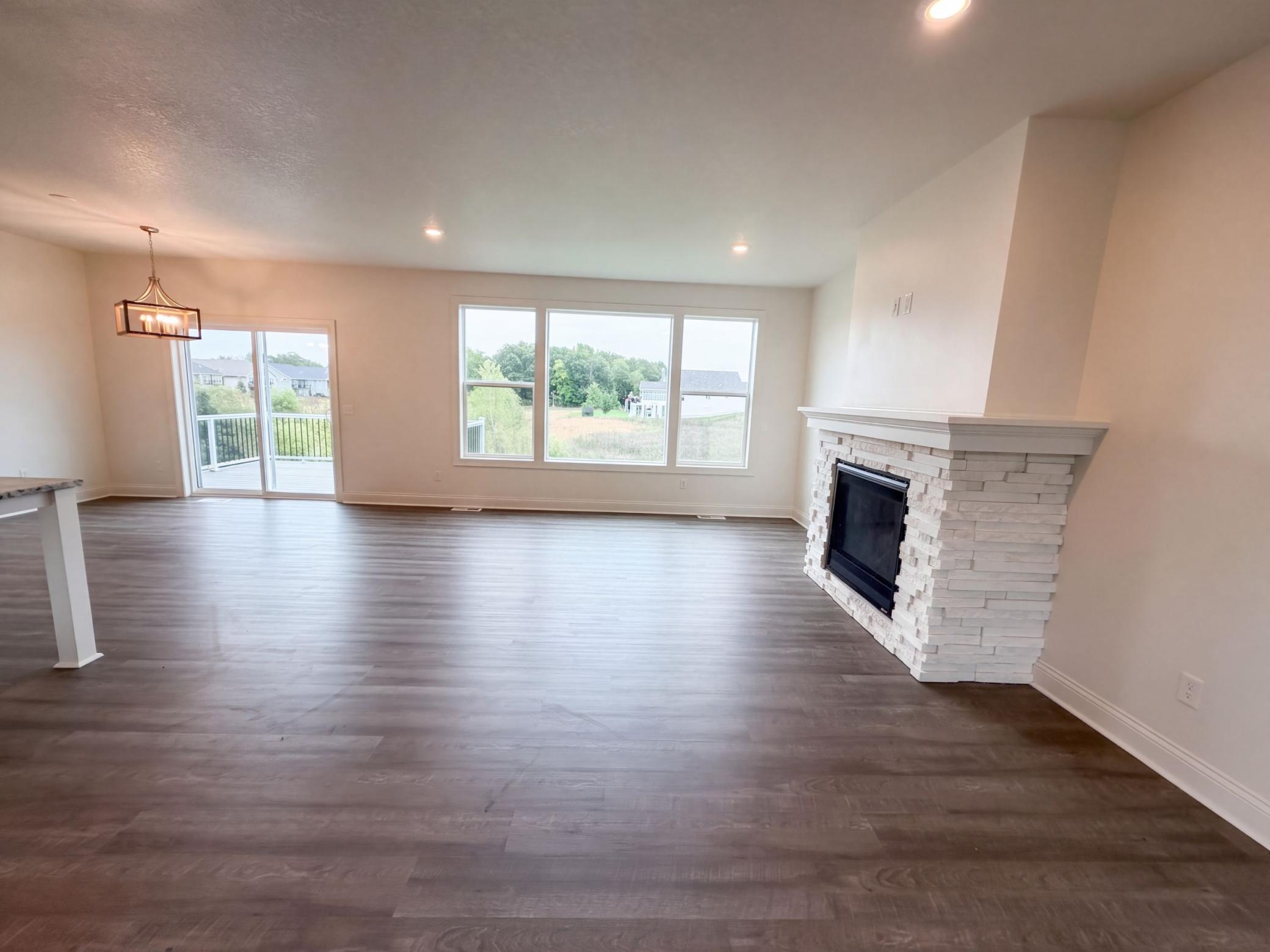 4607 128th Circle Ne Property Photo 3