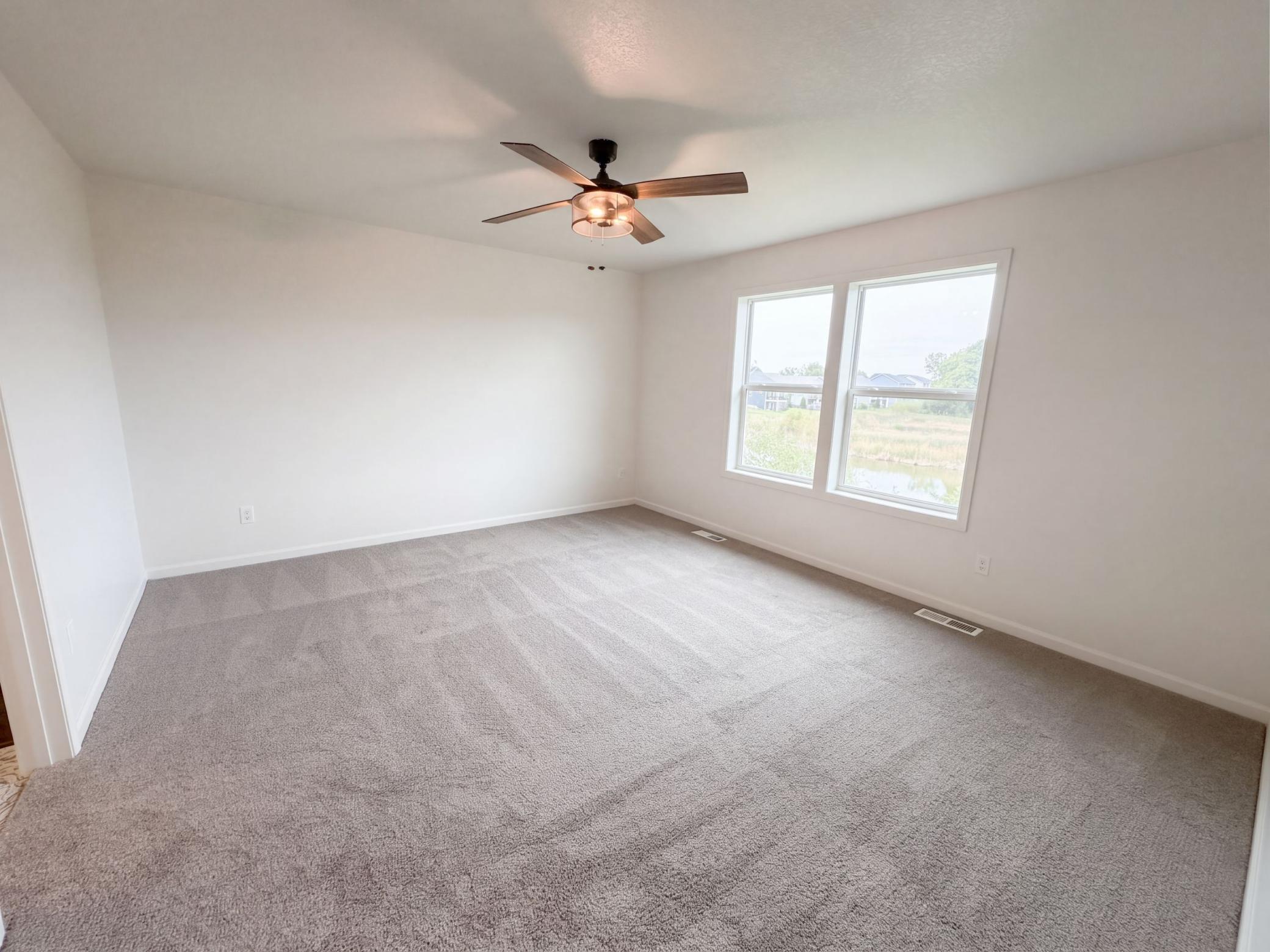 4607 128th Circle Ne Property Photo 4
