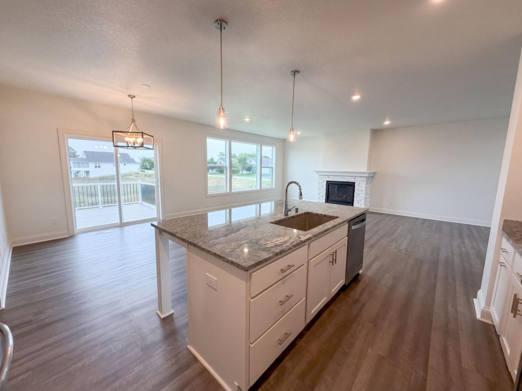 4607 128th Circle Ne Property Photo 7