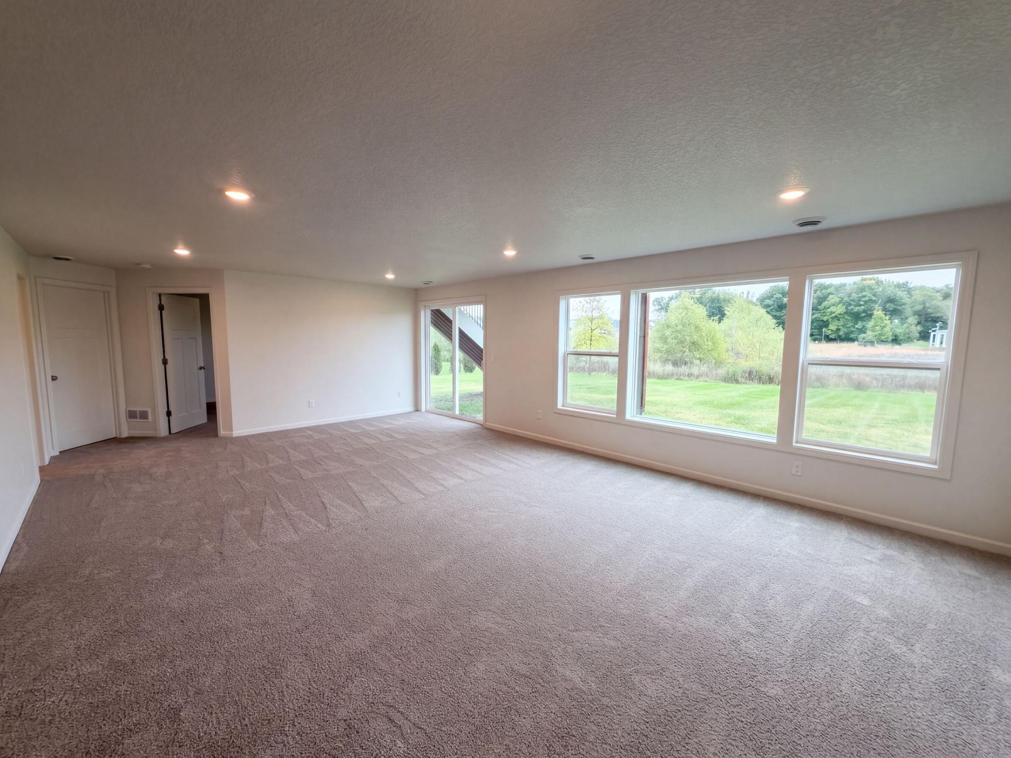4607 128th Circle Ne Property Photo 9