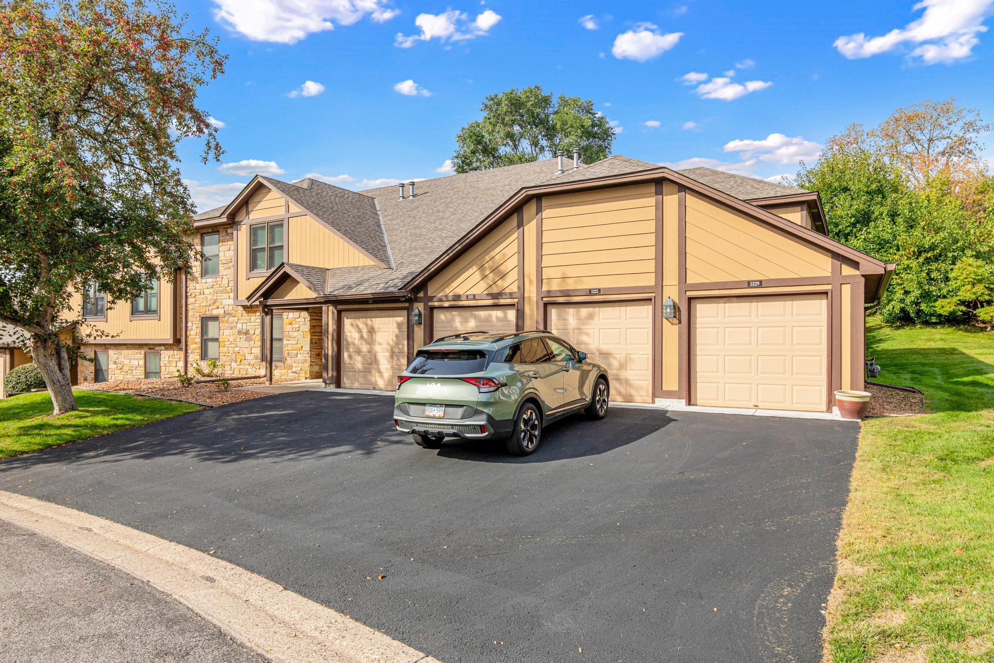5229 Balmoral Lane Property Photo 1