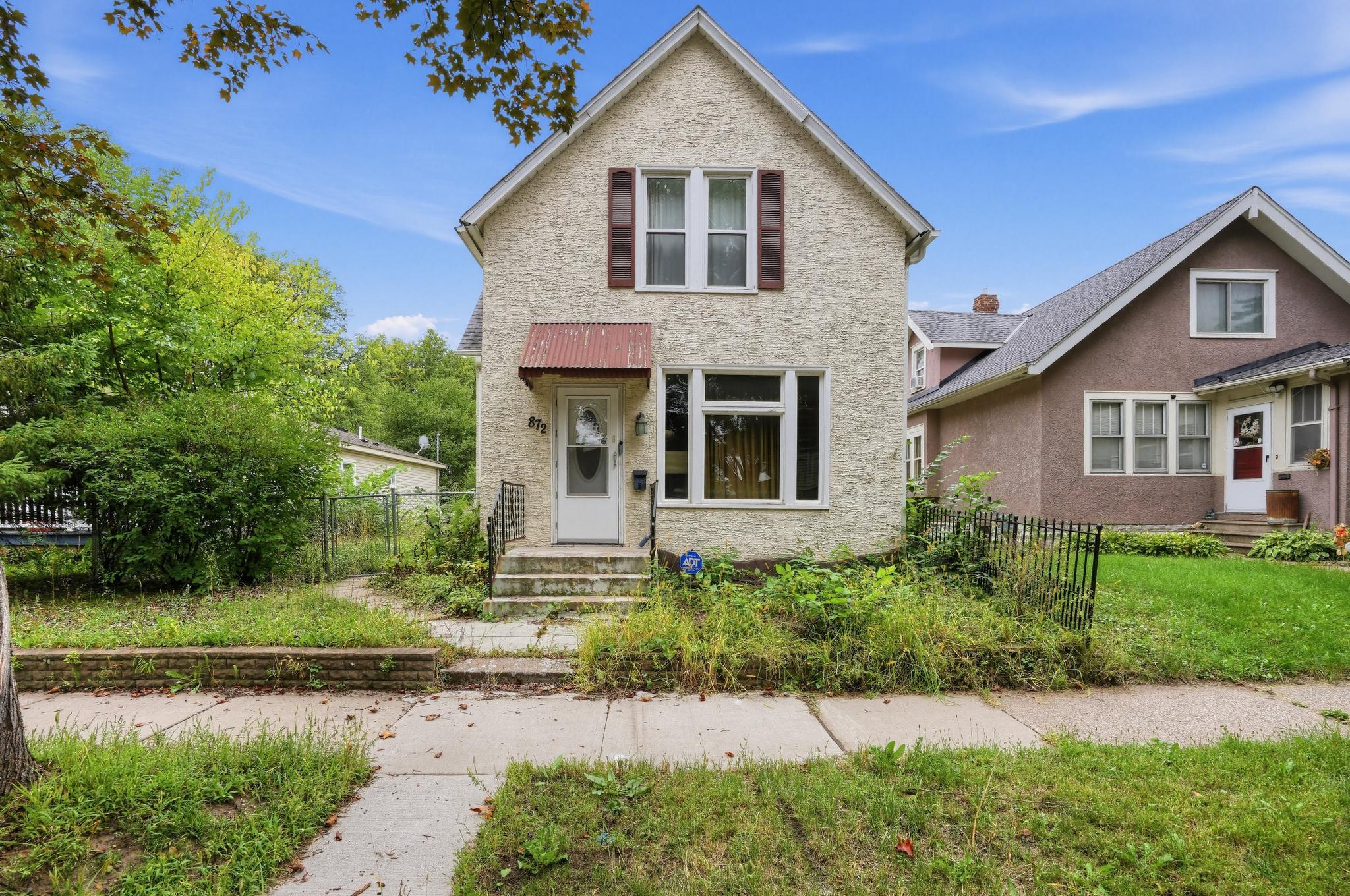 872 Lawson Avenue E Property Photo 1