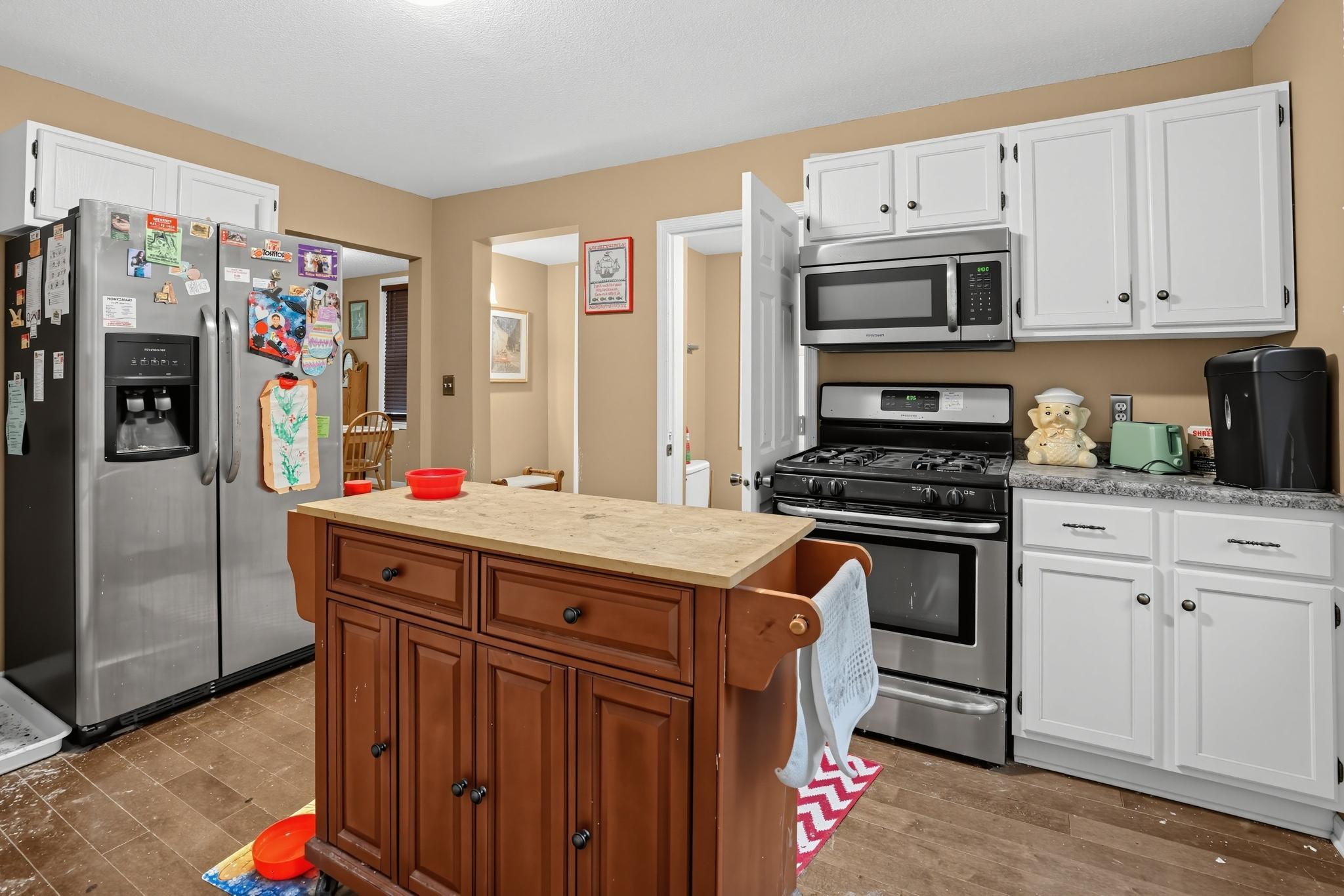 872 Lawson Avenue E Property Photo 3