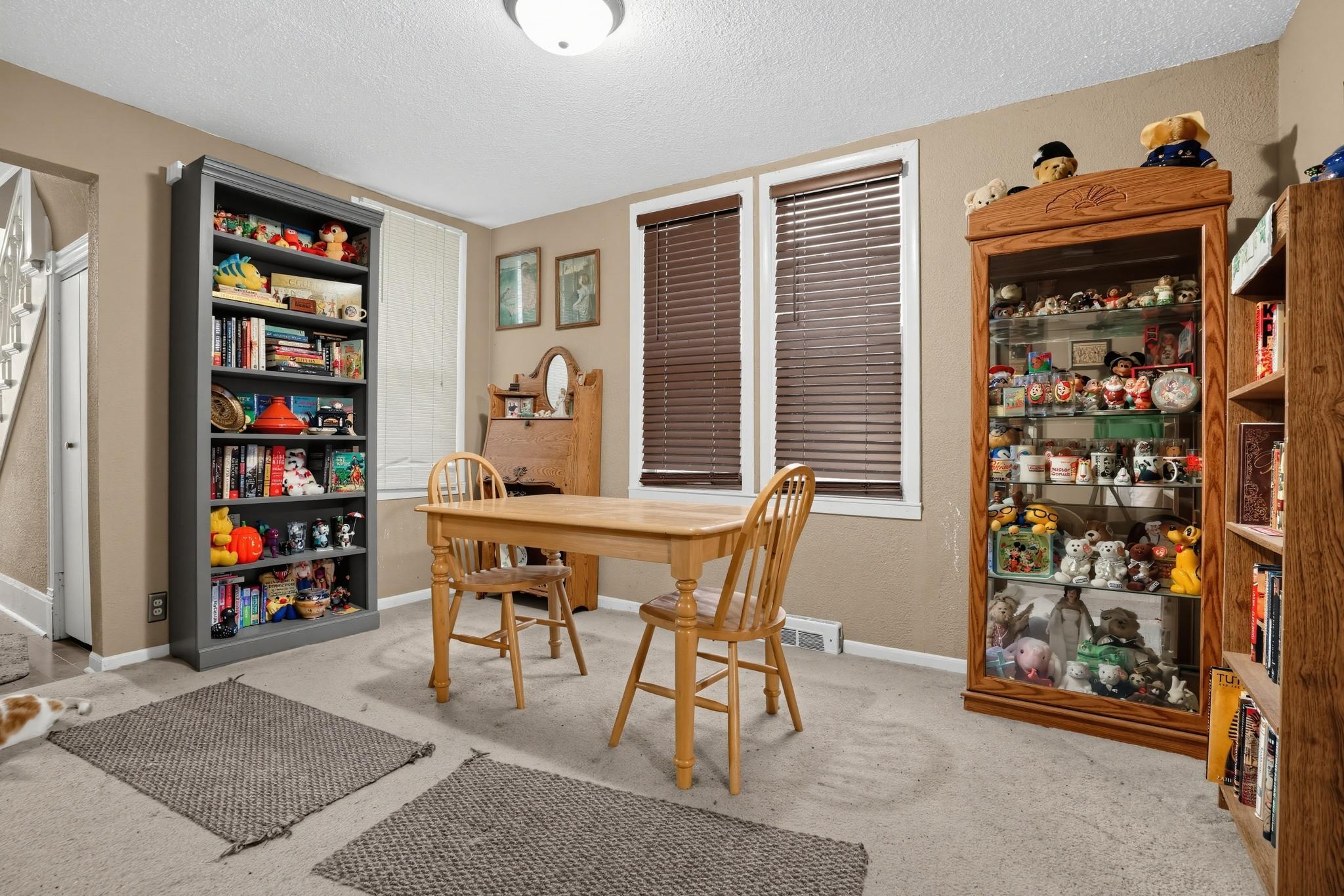 872 Lawson Avenue E Property Photo 5