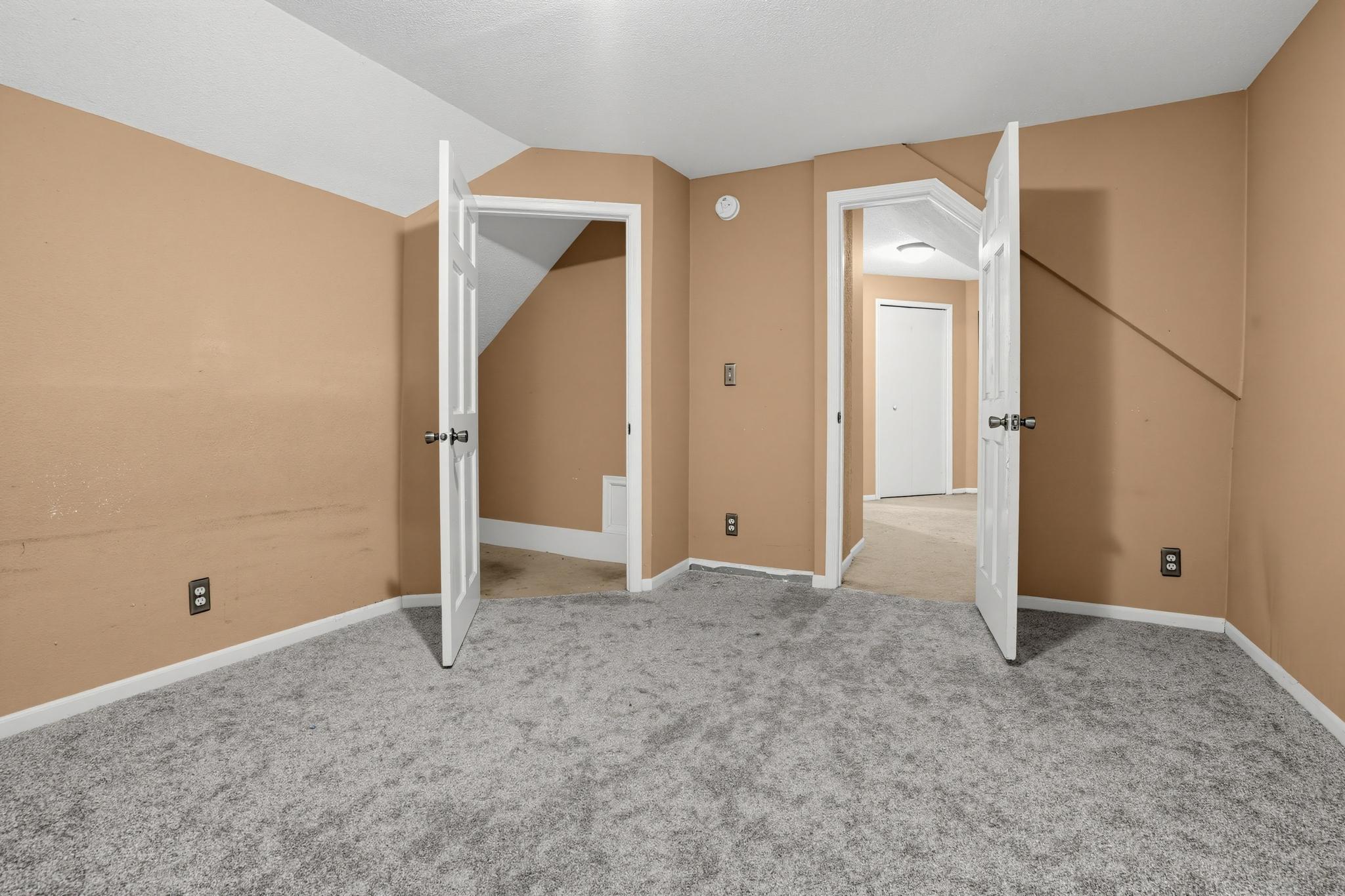 872 Lawson Avenue E Property Photo 7