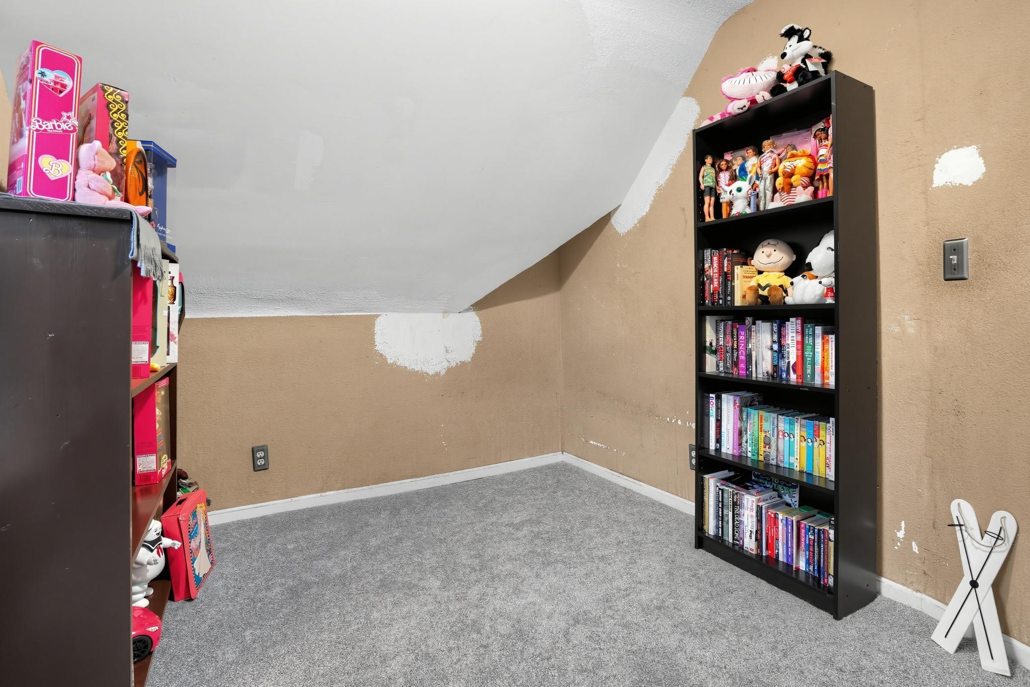 872 Lawson Avenue E Property Photo 10