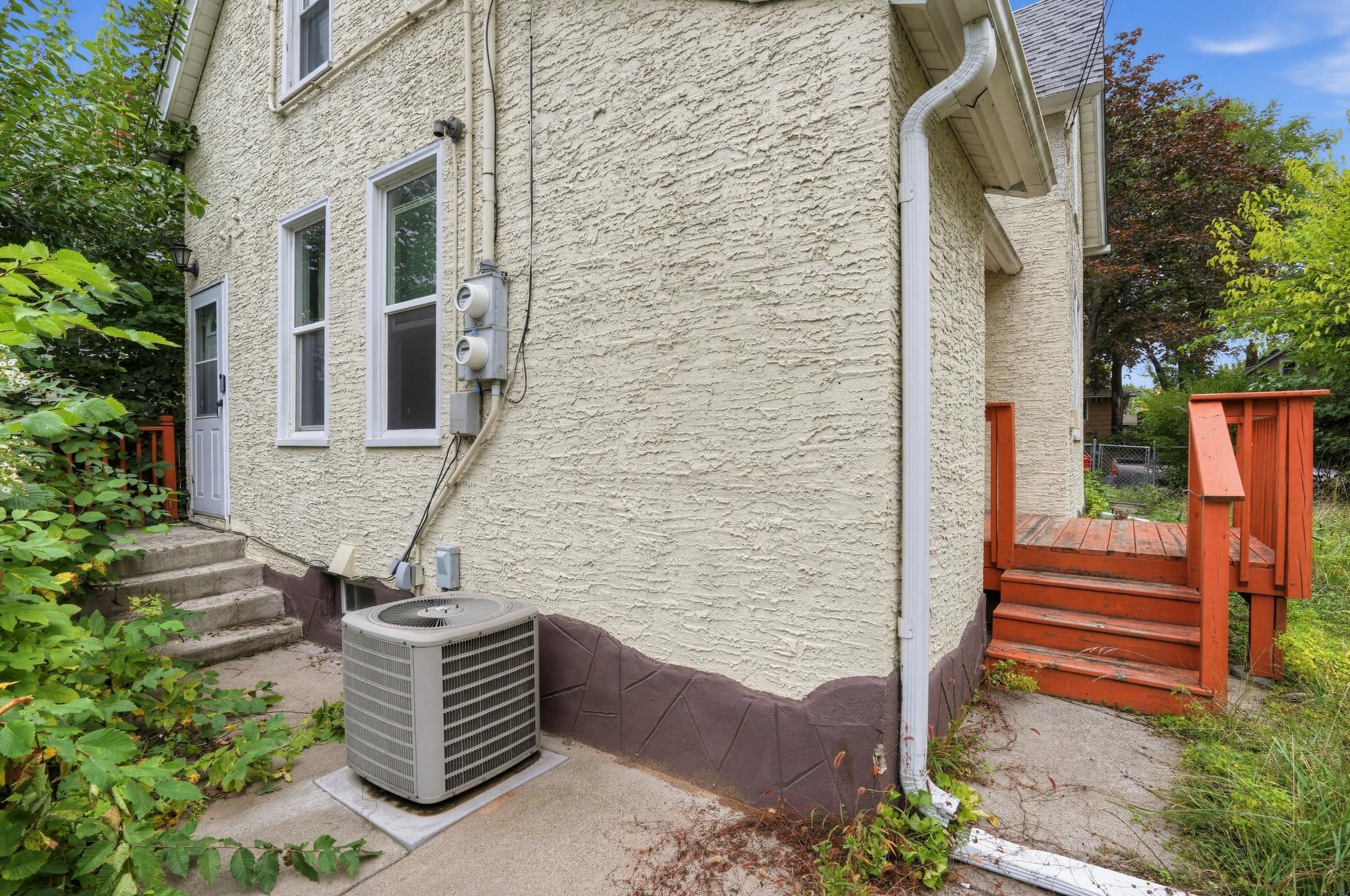 872 Lawson Avenue E Property Photo 16