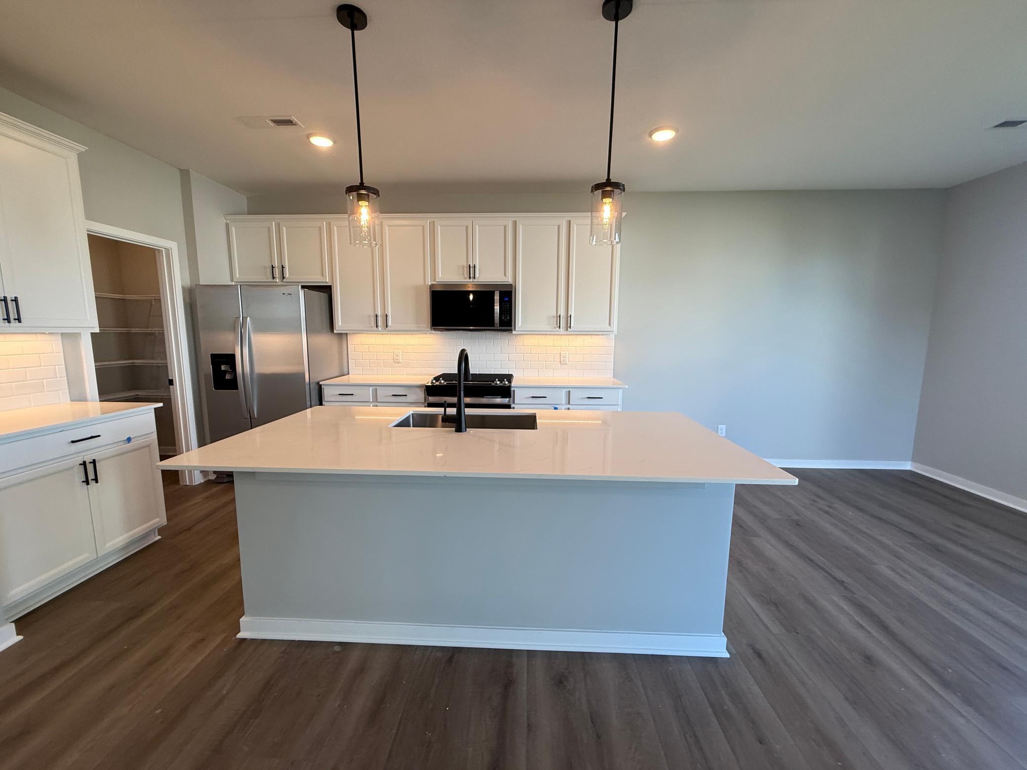 15165 Amber Fields Boulevard Property Photo 6
