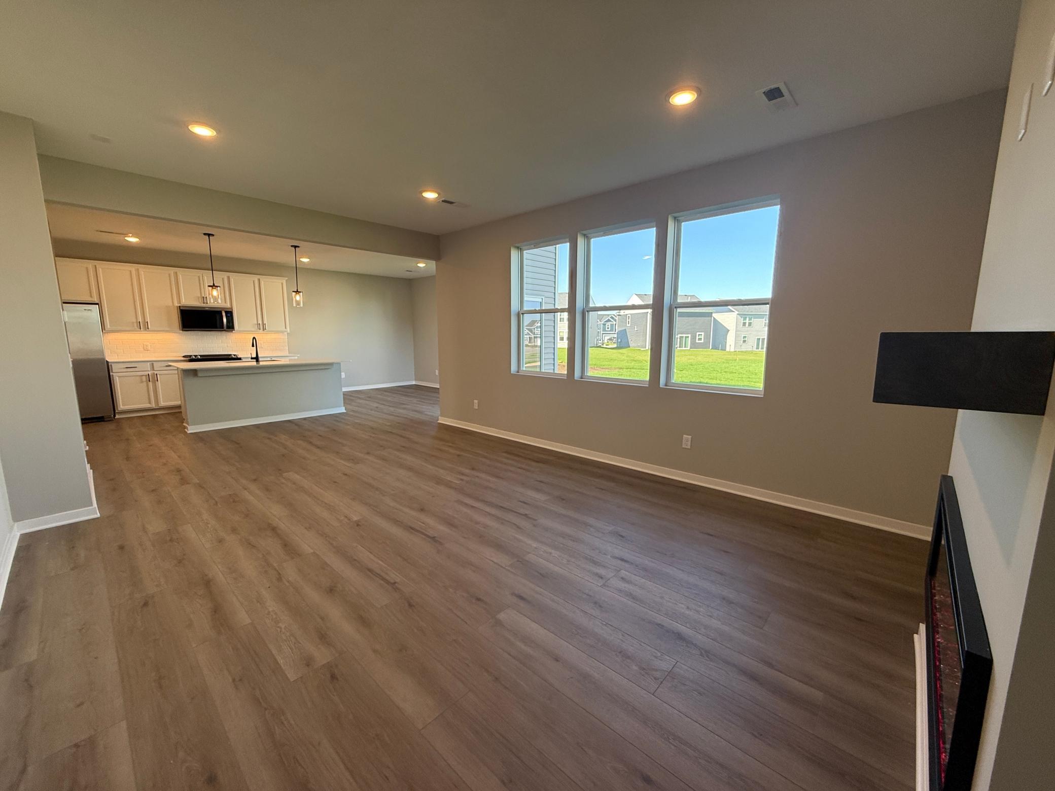 15165 Amber Fields Boulevard Property Photo 8