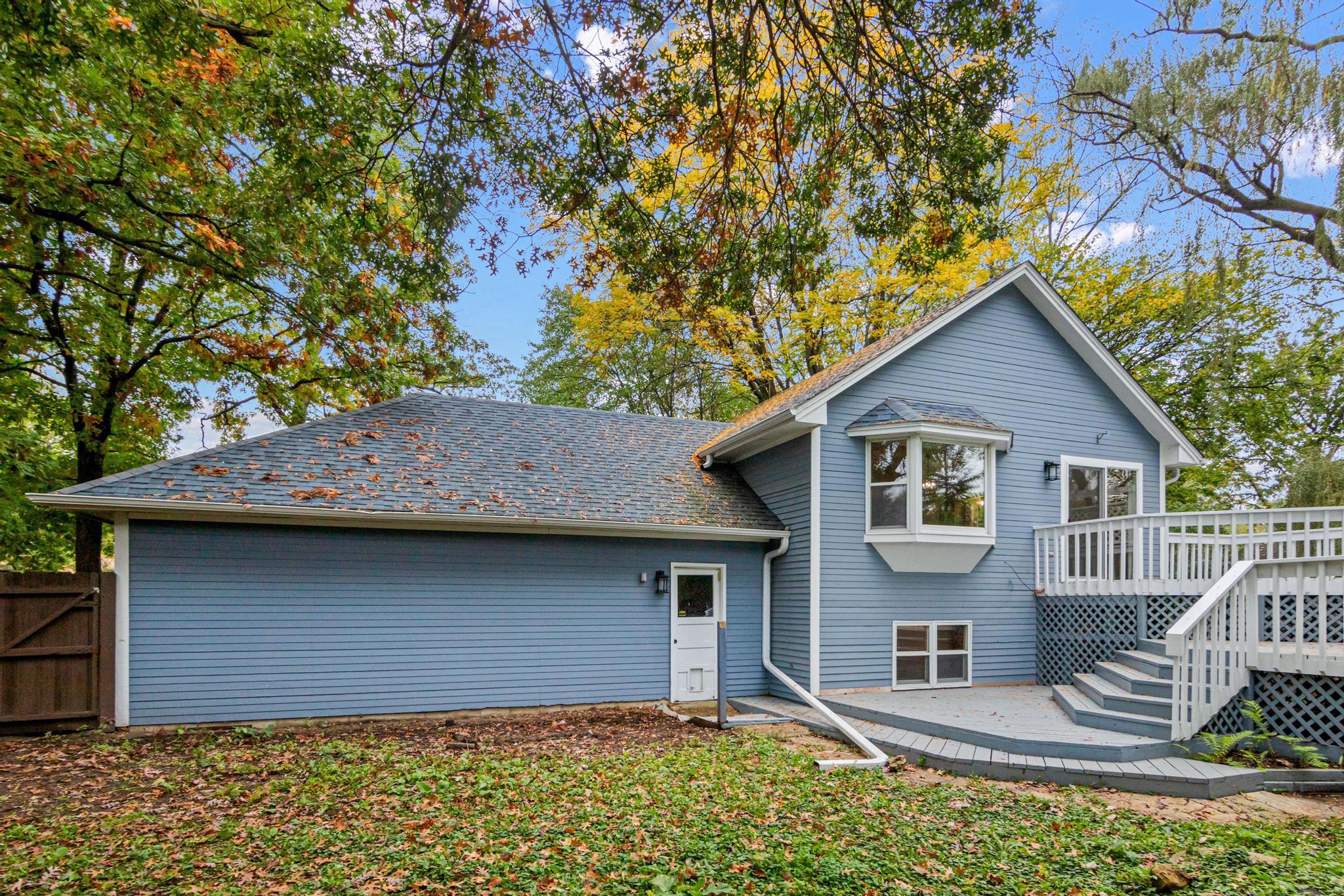 2365 Hillwood Drive E Property Photo 23