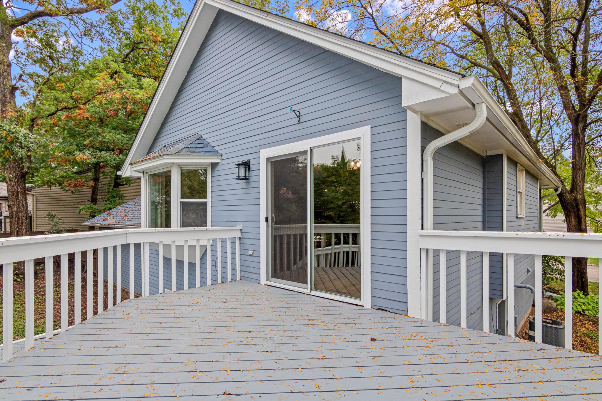 2365 Hillwood Drive E Property Photo 25