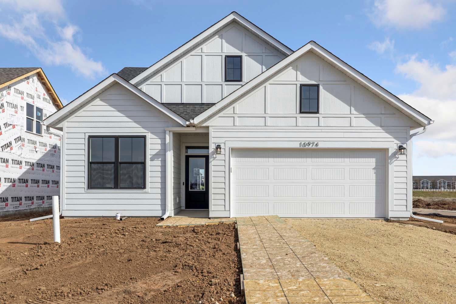 10930 37th Street N Property Photo 1