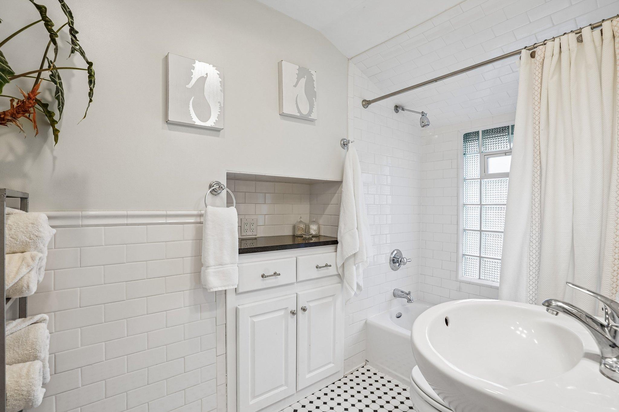 4325 Zane Avenue N Property Photo 13
