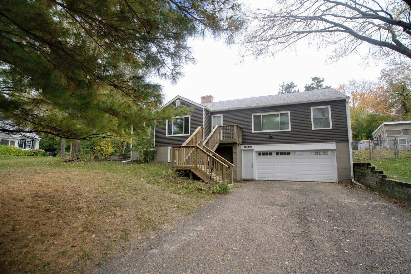 13510 Knollway Drive N Property Photo 1