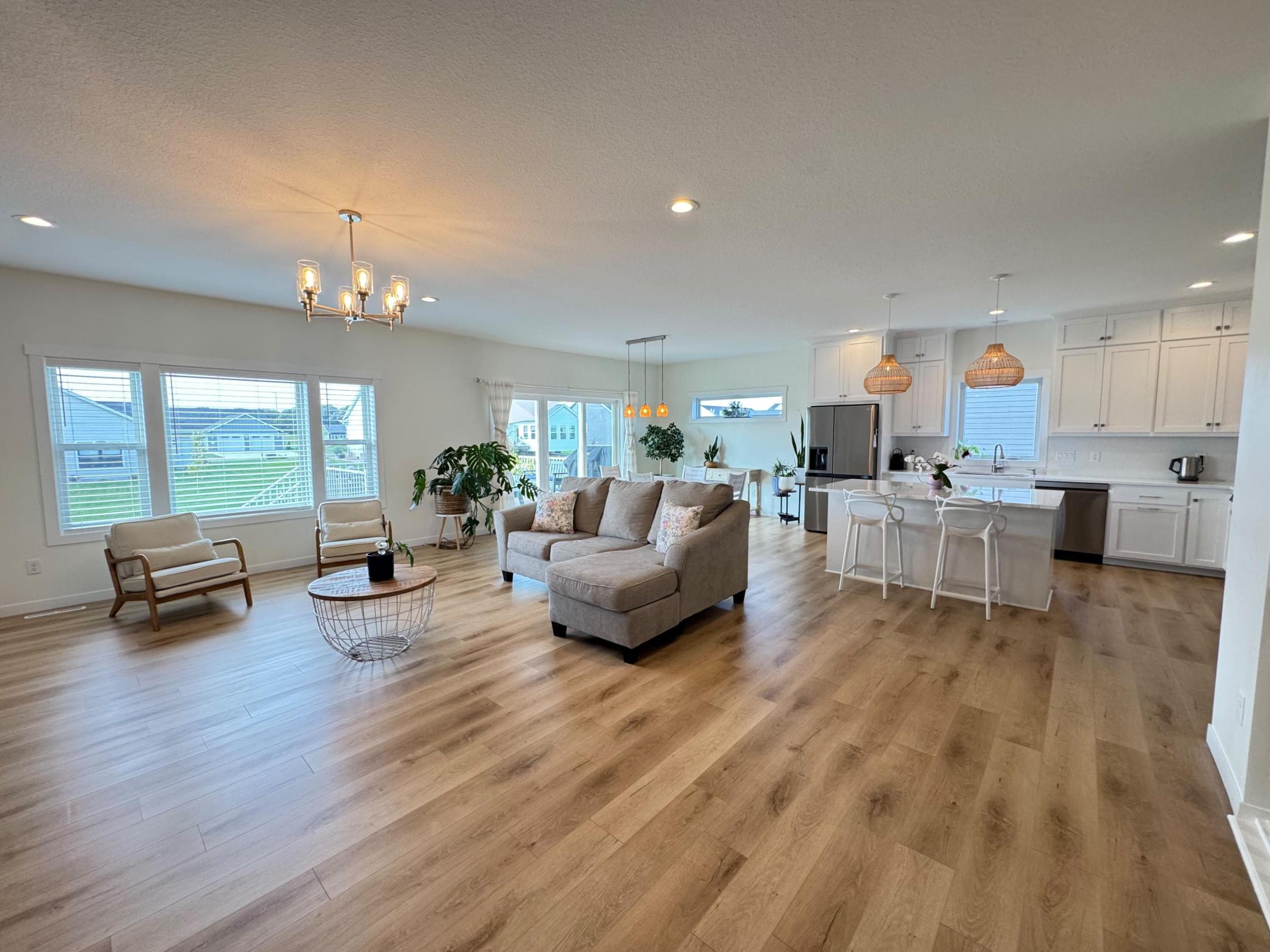 1807 Raymond Drive Property Photo 4