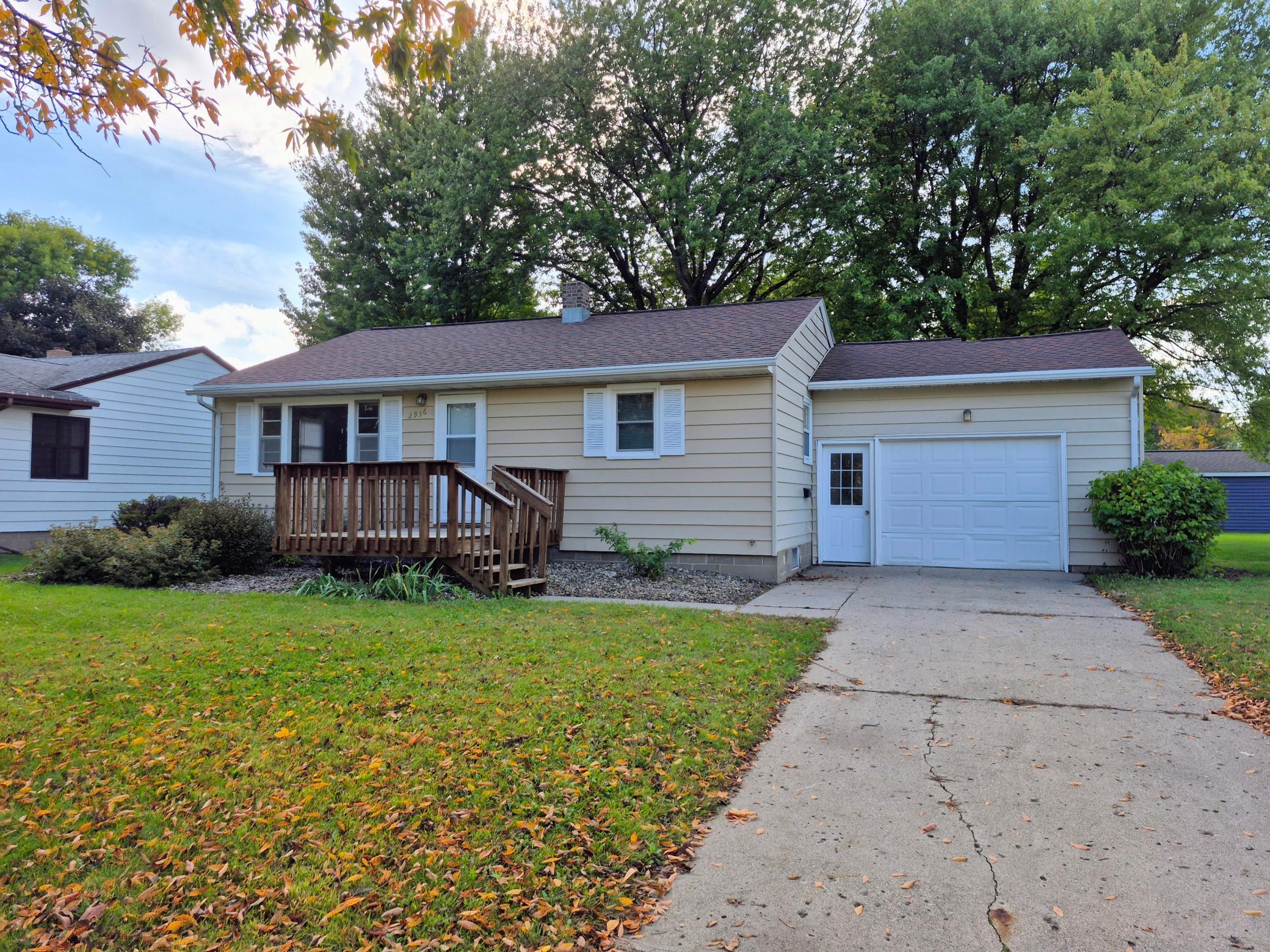 2936 Queen Avenue Property Photo 1