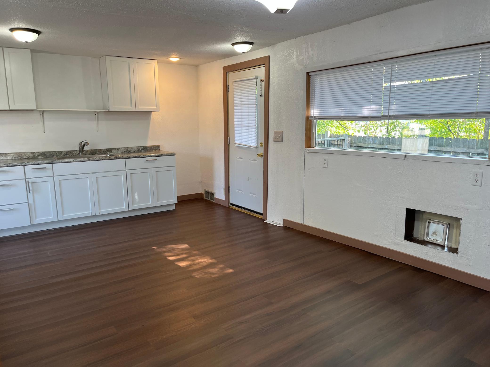 1653 Langley Avenue Property Photo 3