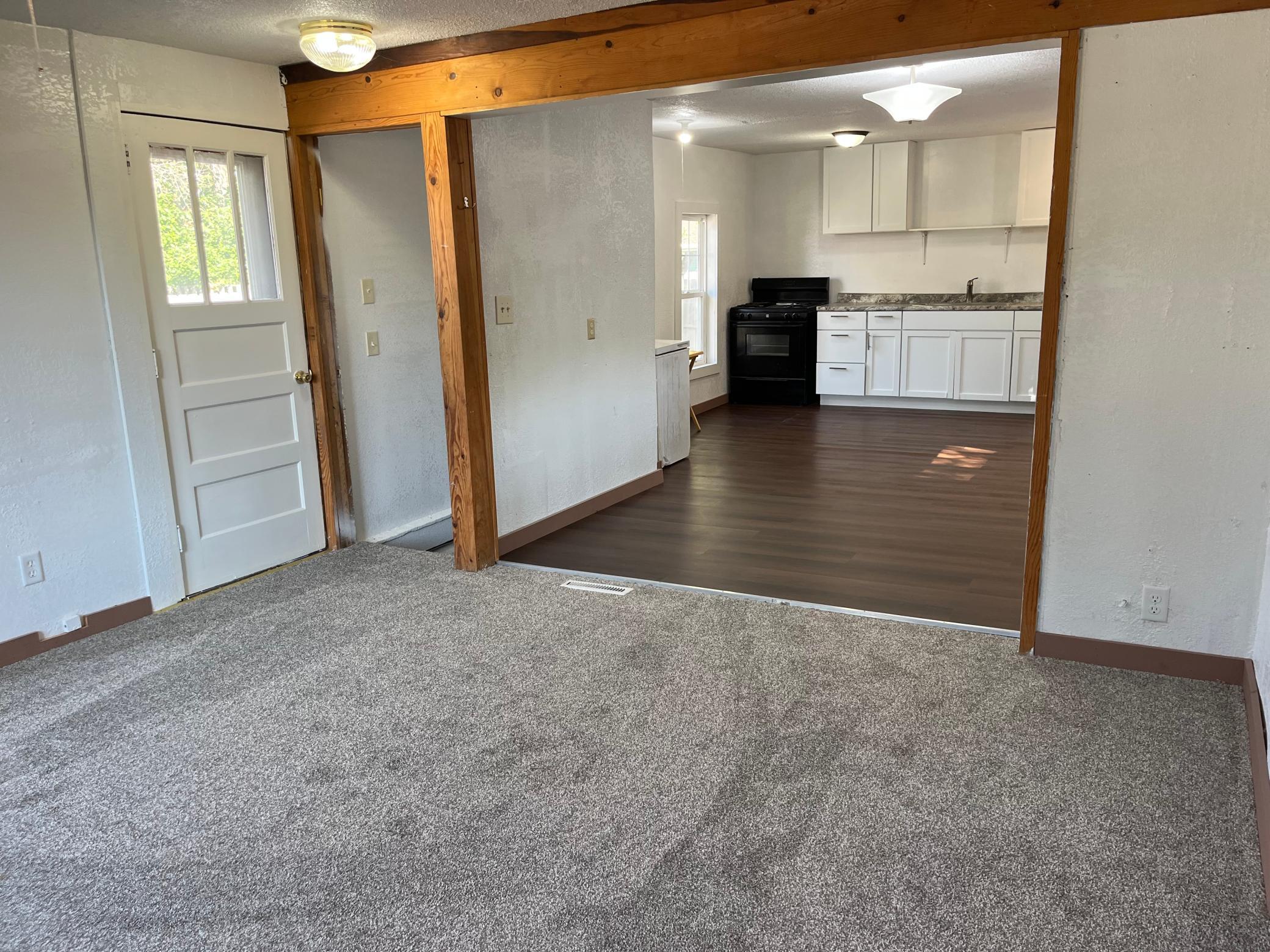 1653 Langley Avenue Property Photo 6