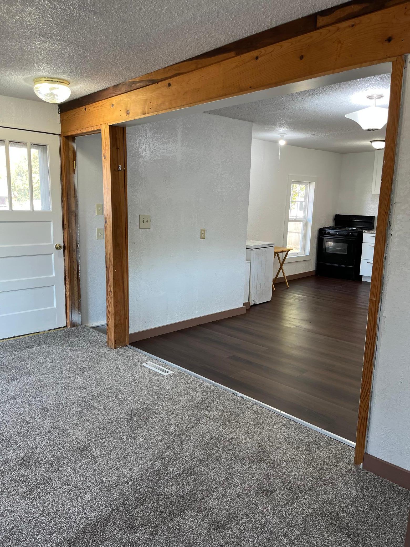 1653 Langley Avenue Property Photo 7