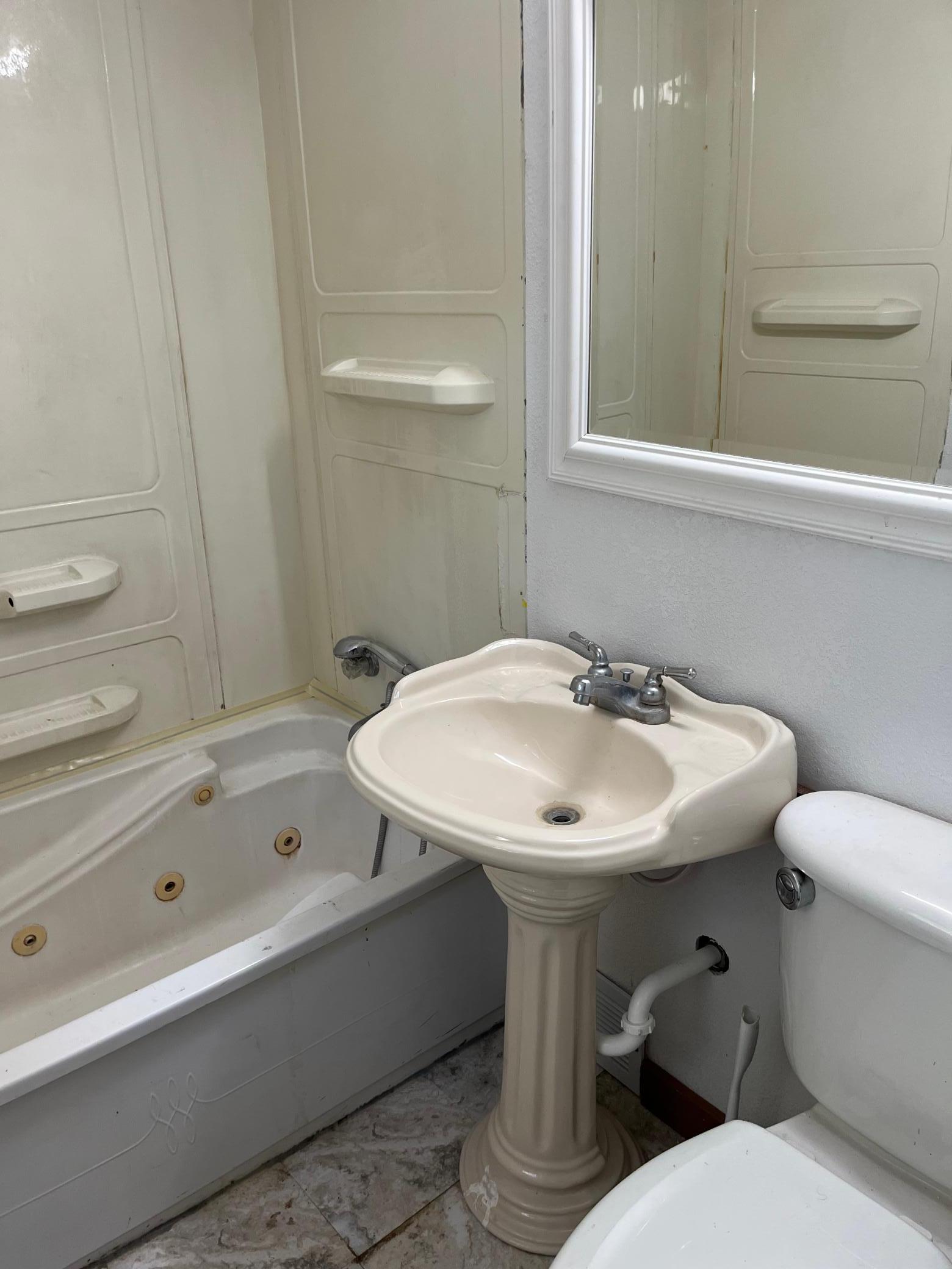 1653 Langley Avenue Property Photo 11