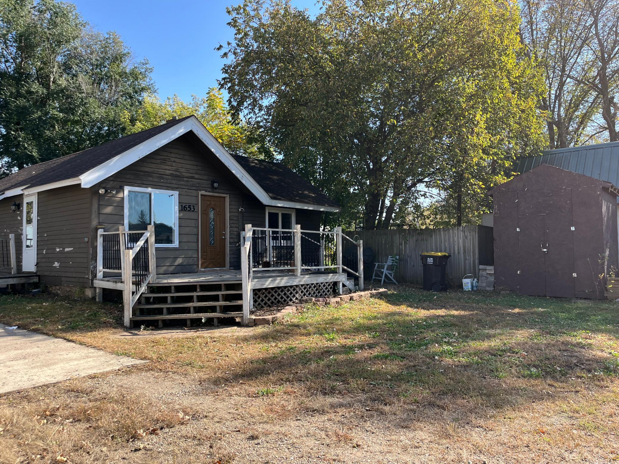 1653 Langley Avenue Property Photo 18