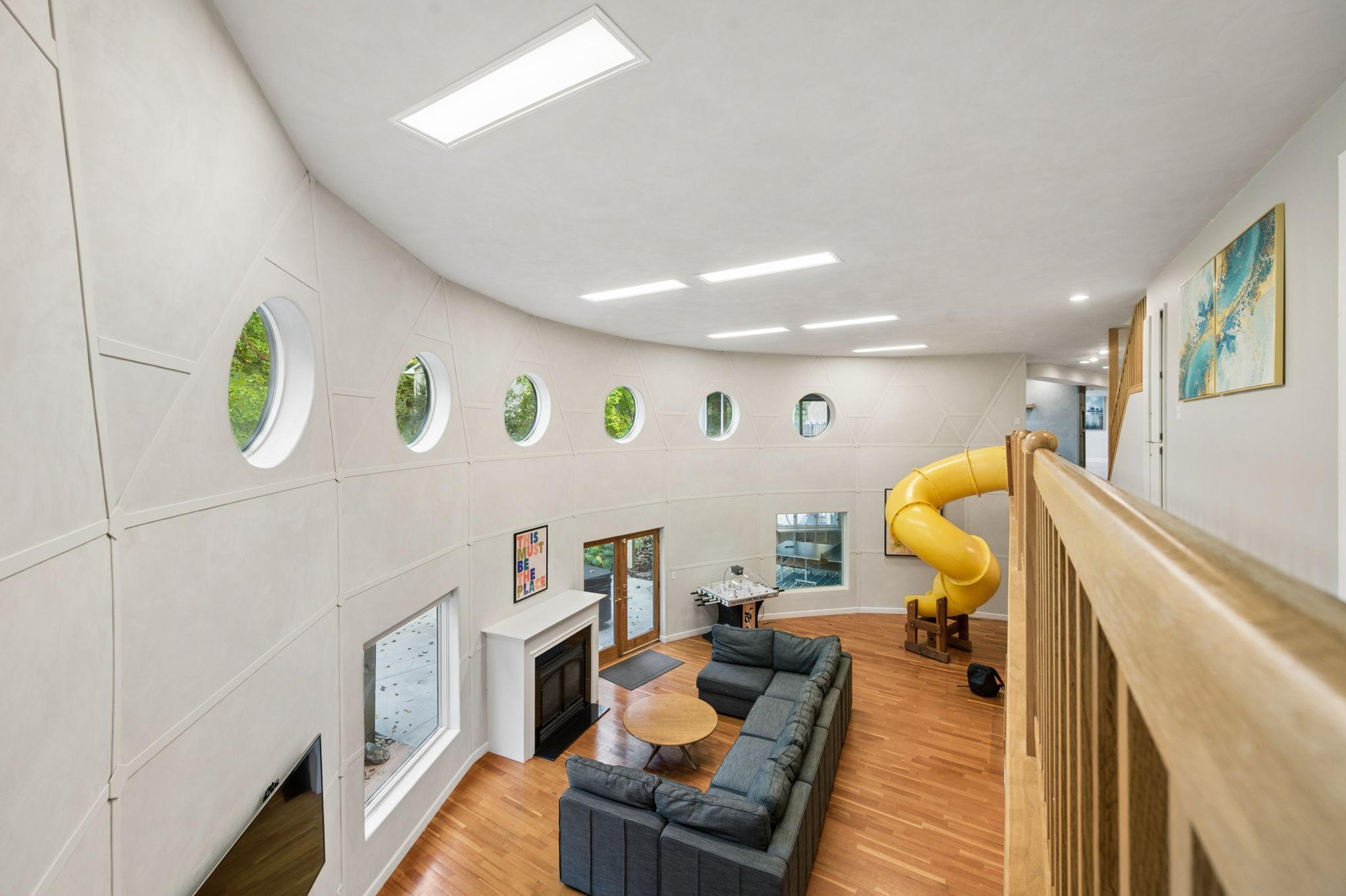 6525 Rowland Road Property Photo 8