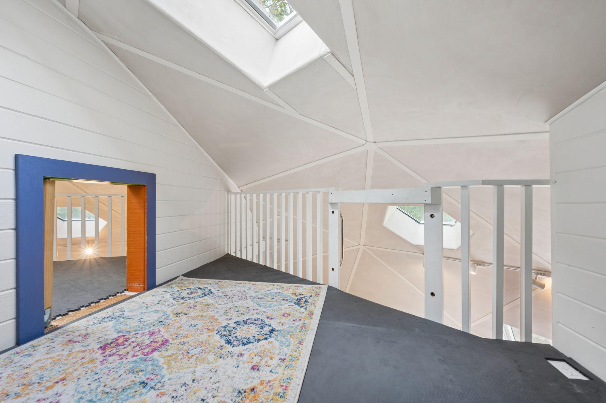 6525 Rowland Road Property Photo 12