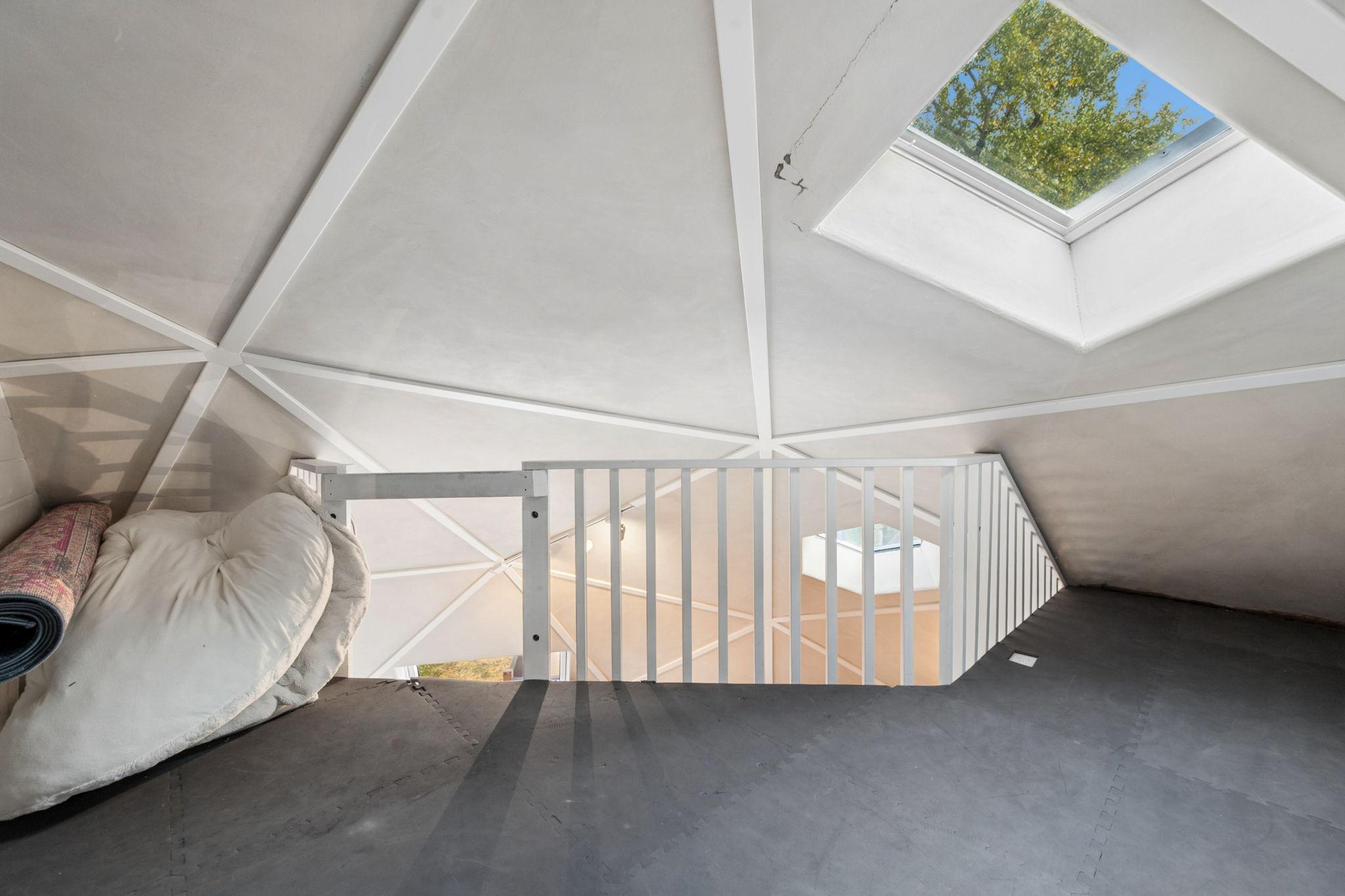 6525 Rowland Road Property Photo 15