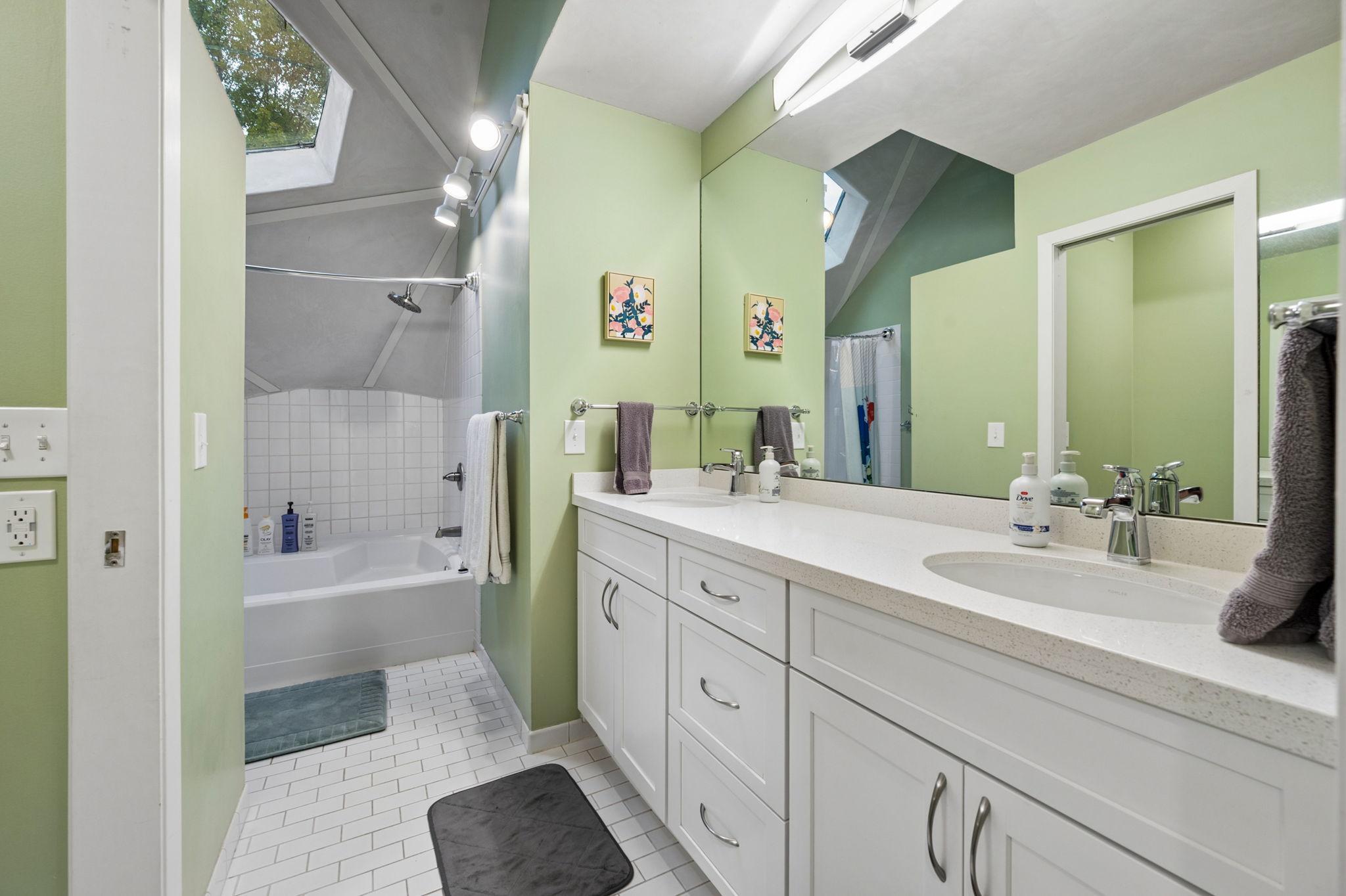 6525 Rowland Road Property Photo 27