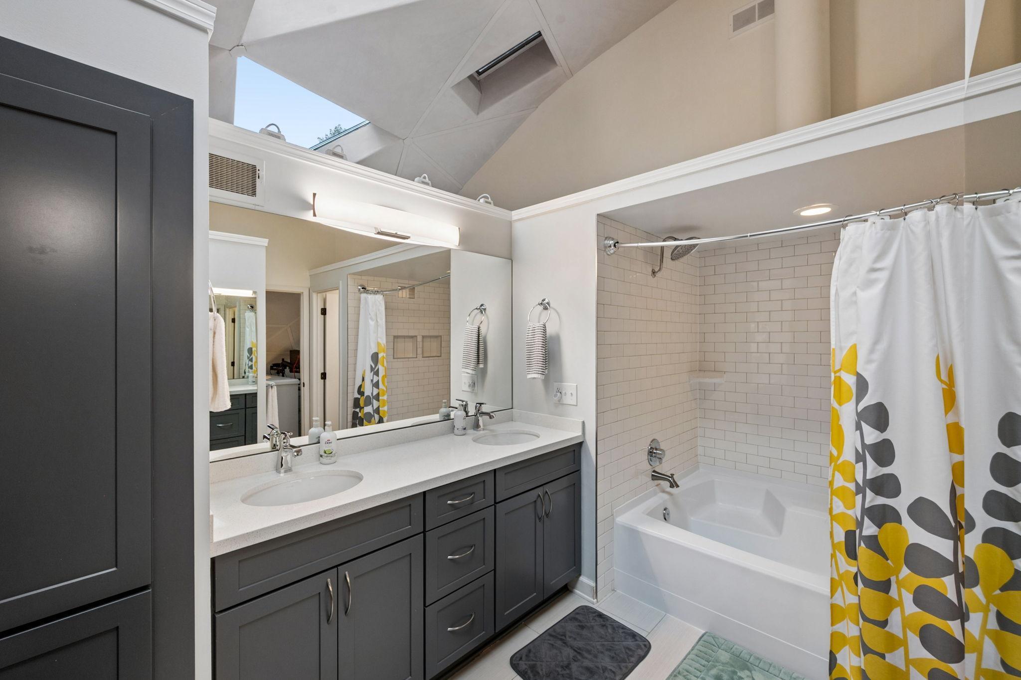 6525 Rowland Road Property Photo 34