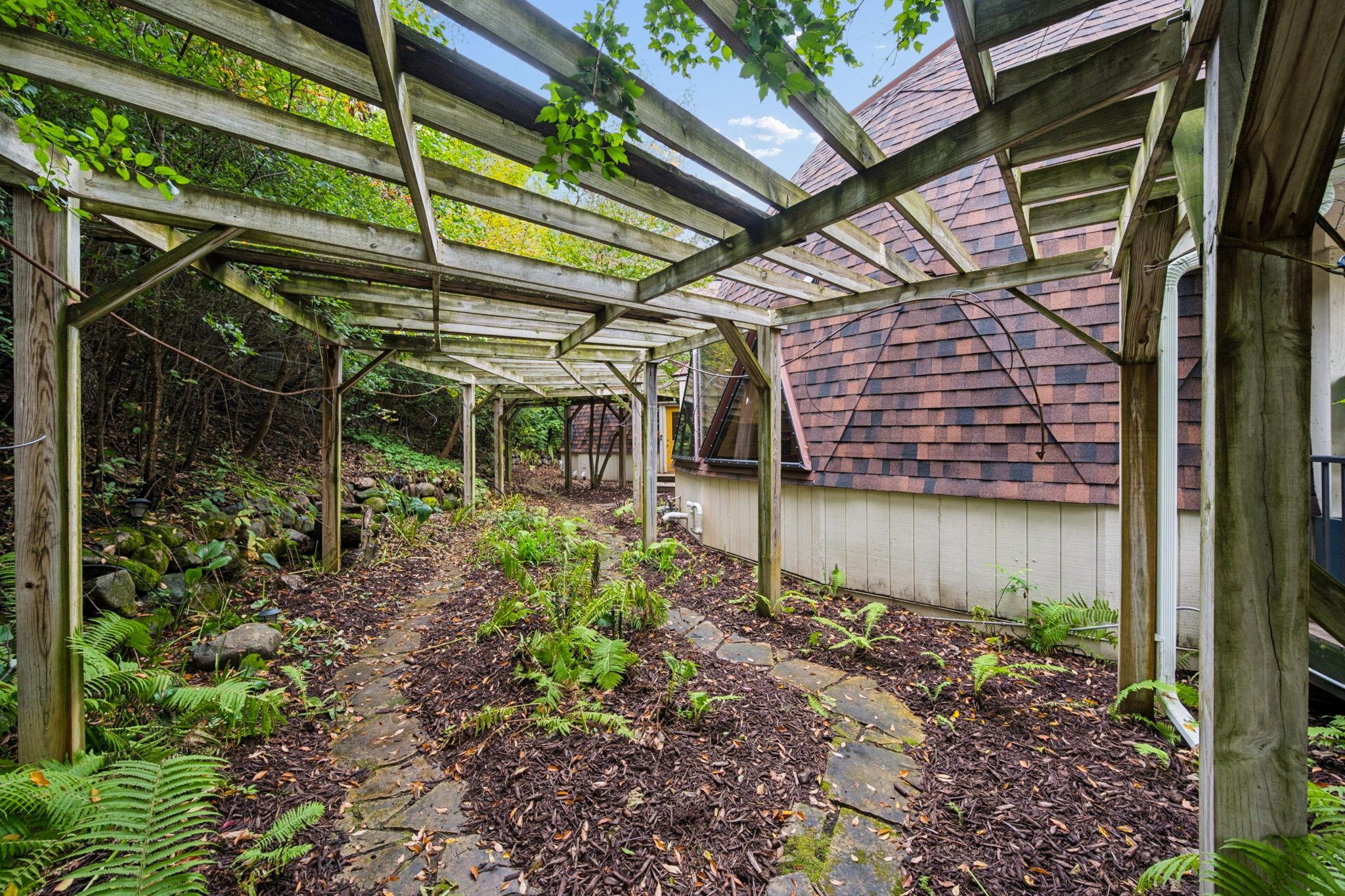 6525 Rowland Road Property Photo 81