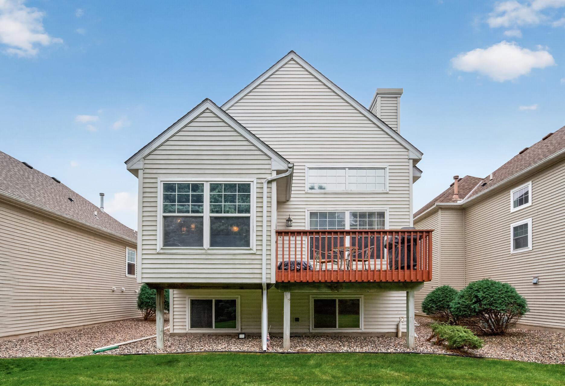 10154 Country Club Curve Property Photo 2