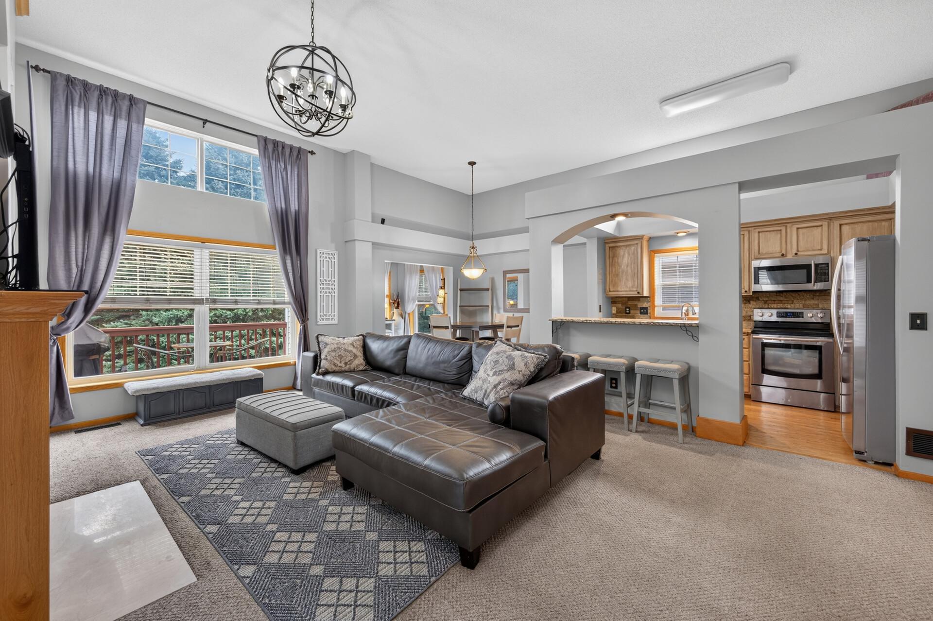 10154 Country Club Curve Property Photo 3