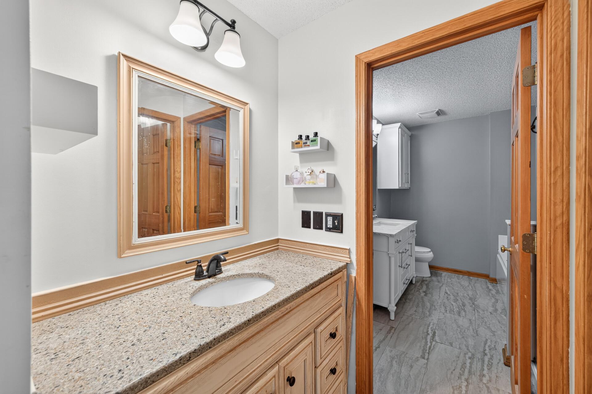 10154 Country Club Curve Property Photo 16
