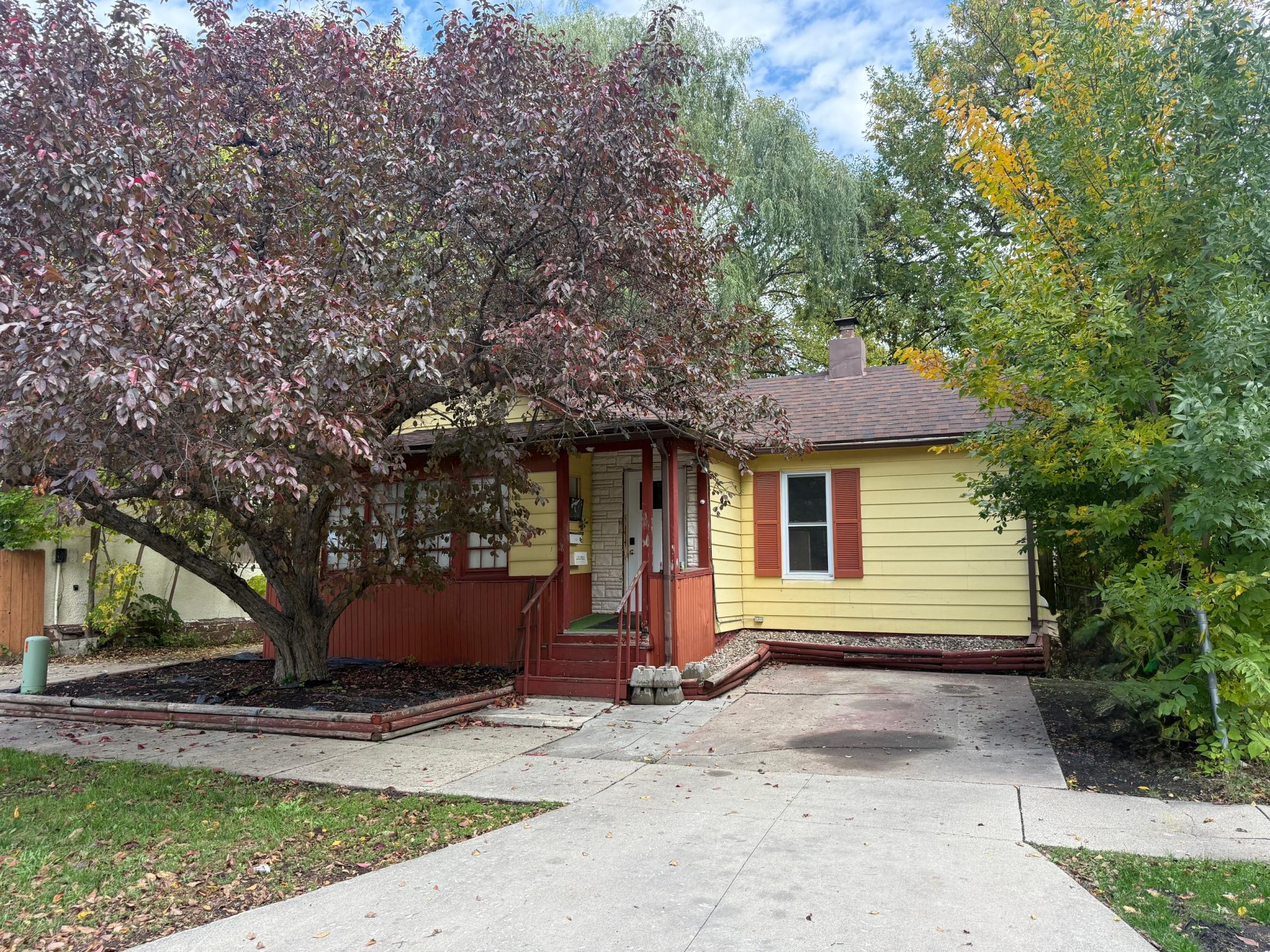 112 15th Street S Property Photo 1