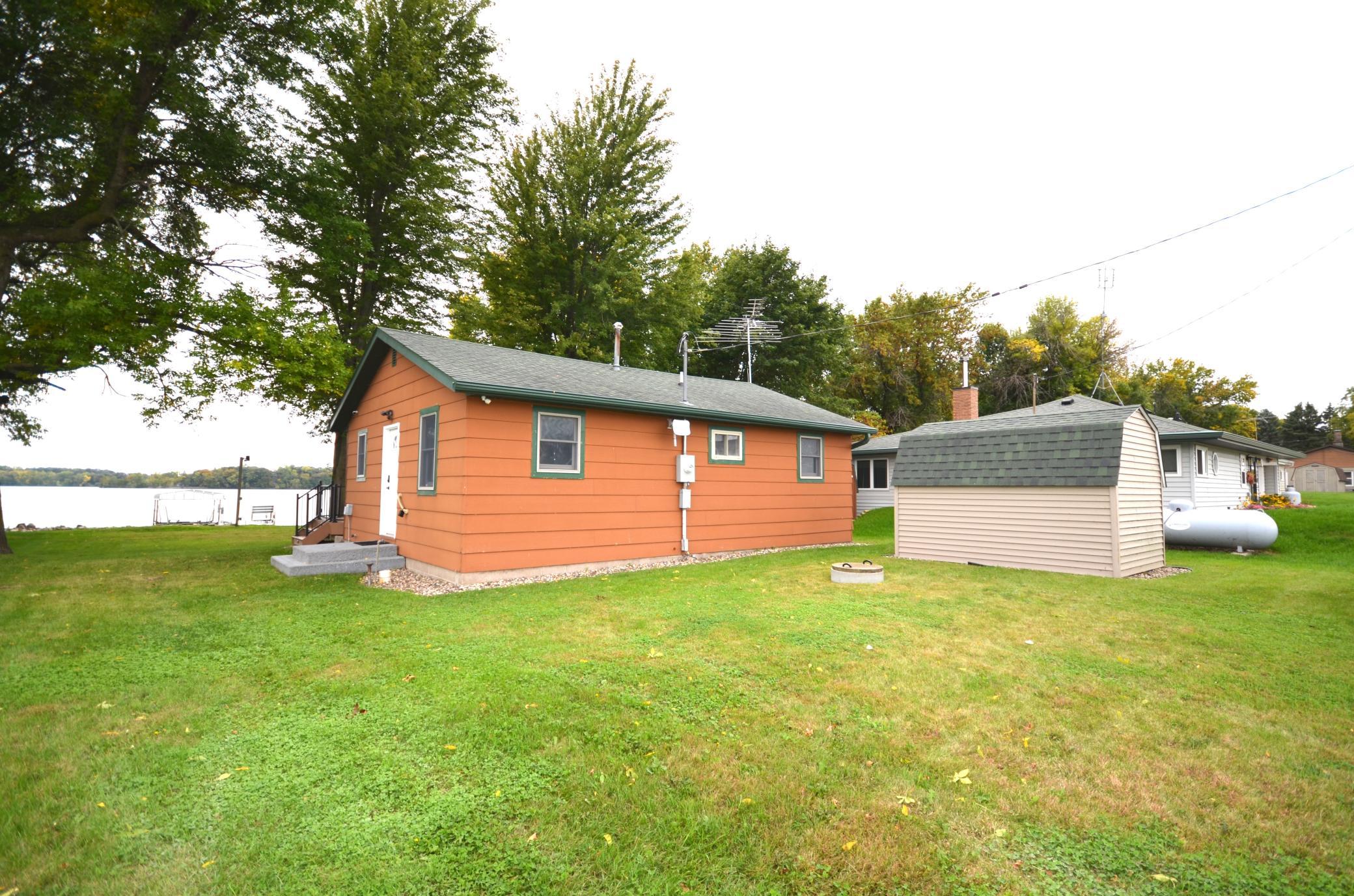 17075 Dickenson Lane Property Photo 3
