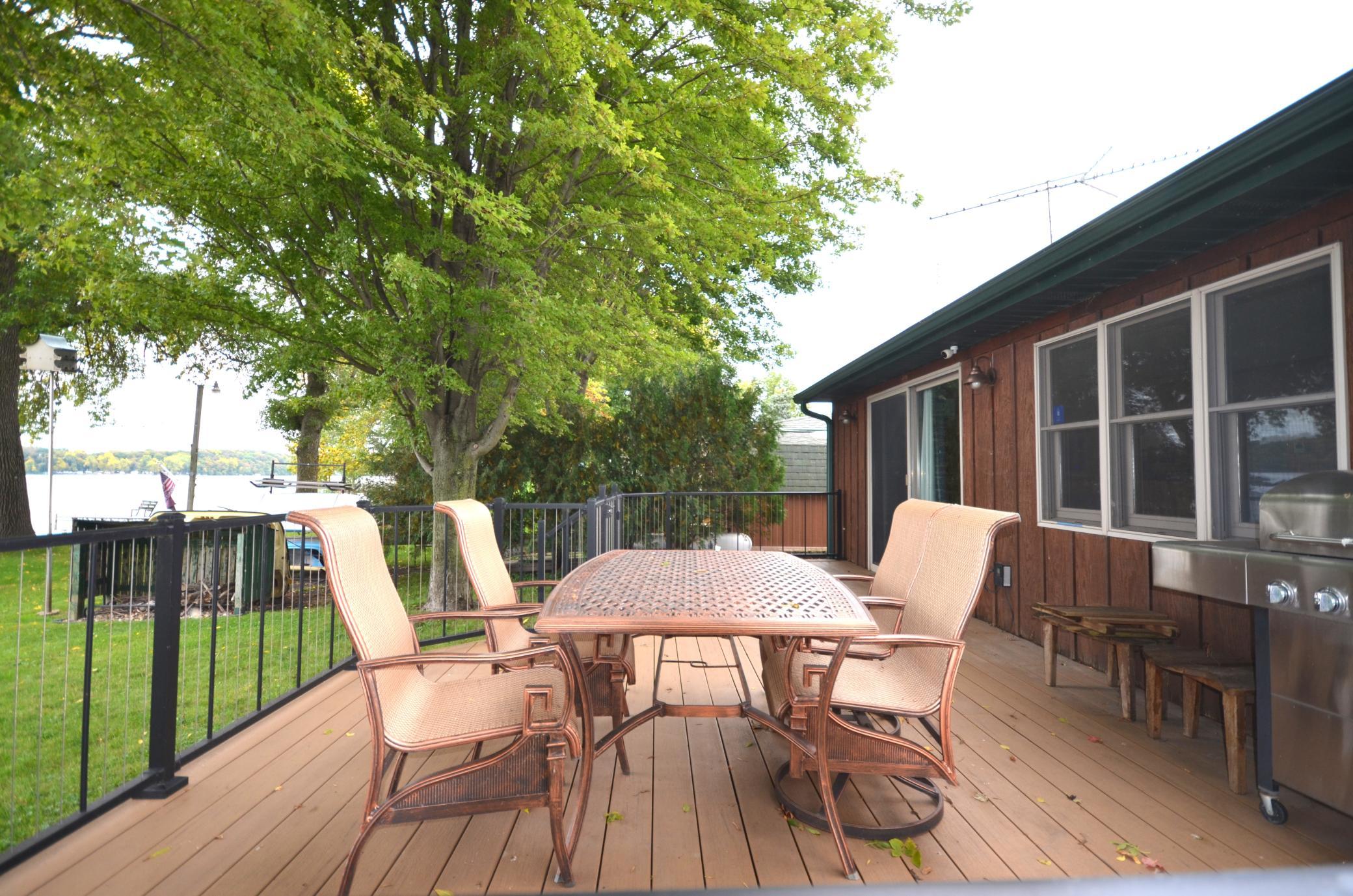 17075 Dickenson Lane Property Photo 4