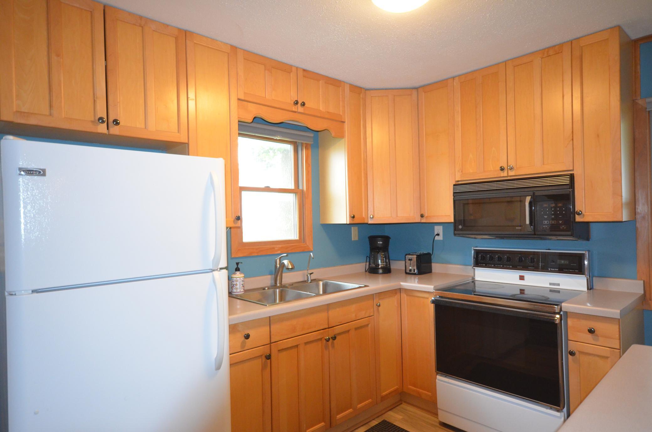 17075 Dickenson Lane Property Photo 12