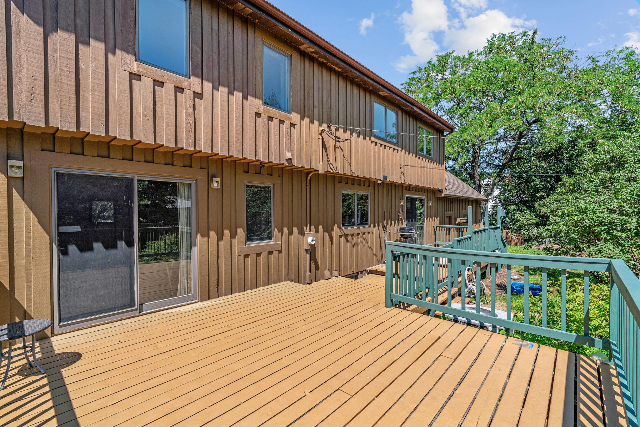 5510 James Avenue N Property Photo 4