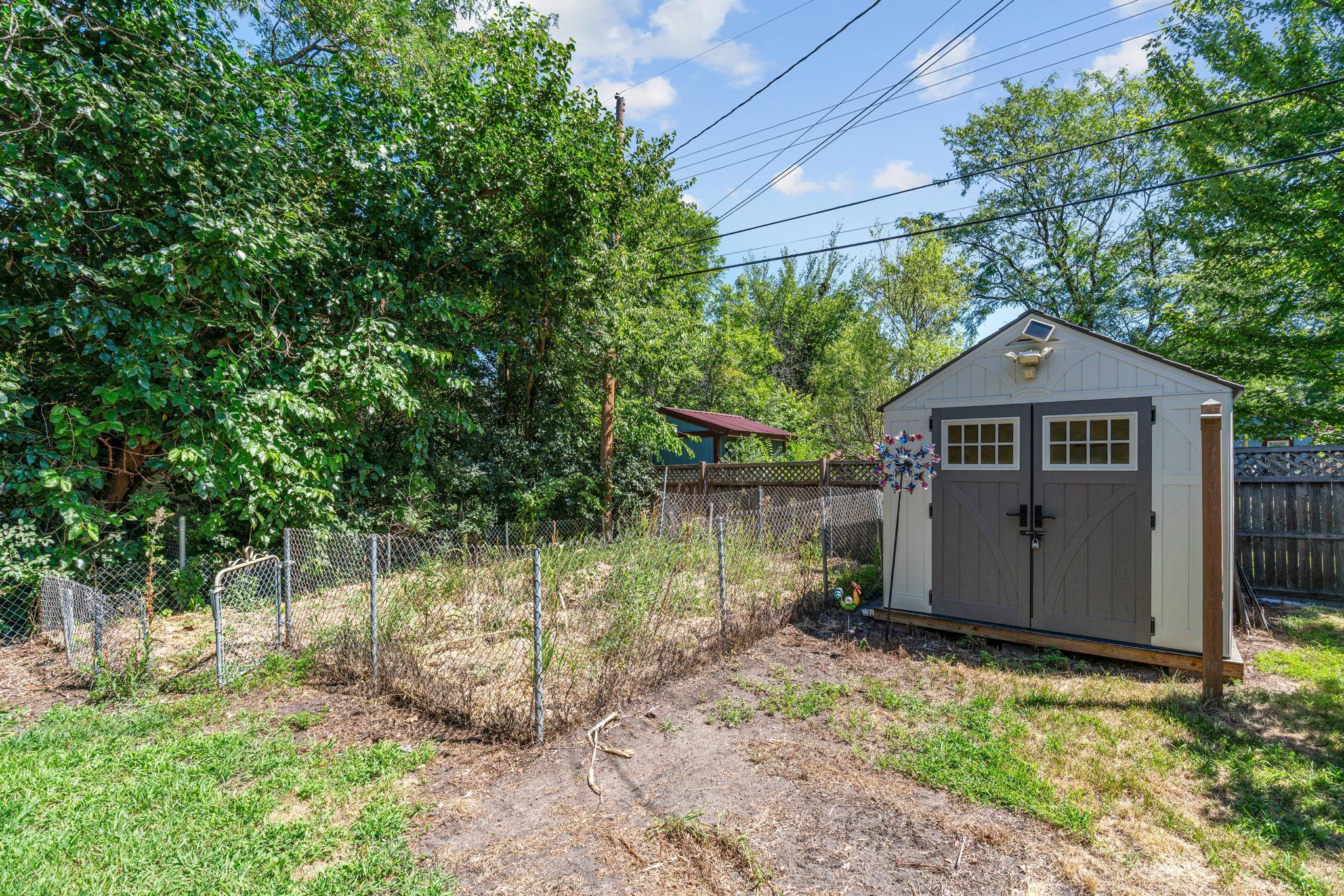 5510 James Avenue N Property Photo 37
