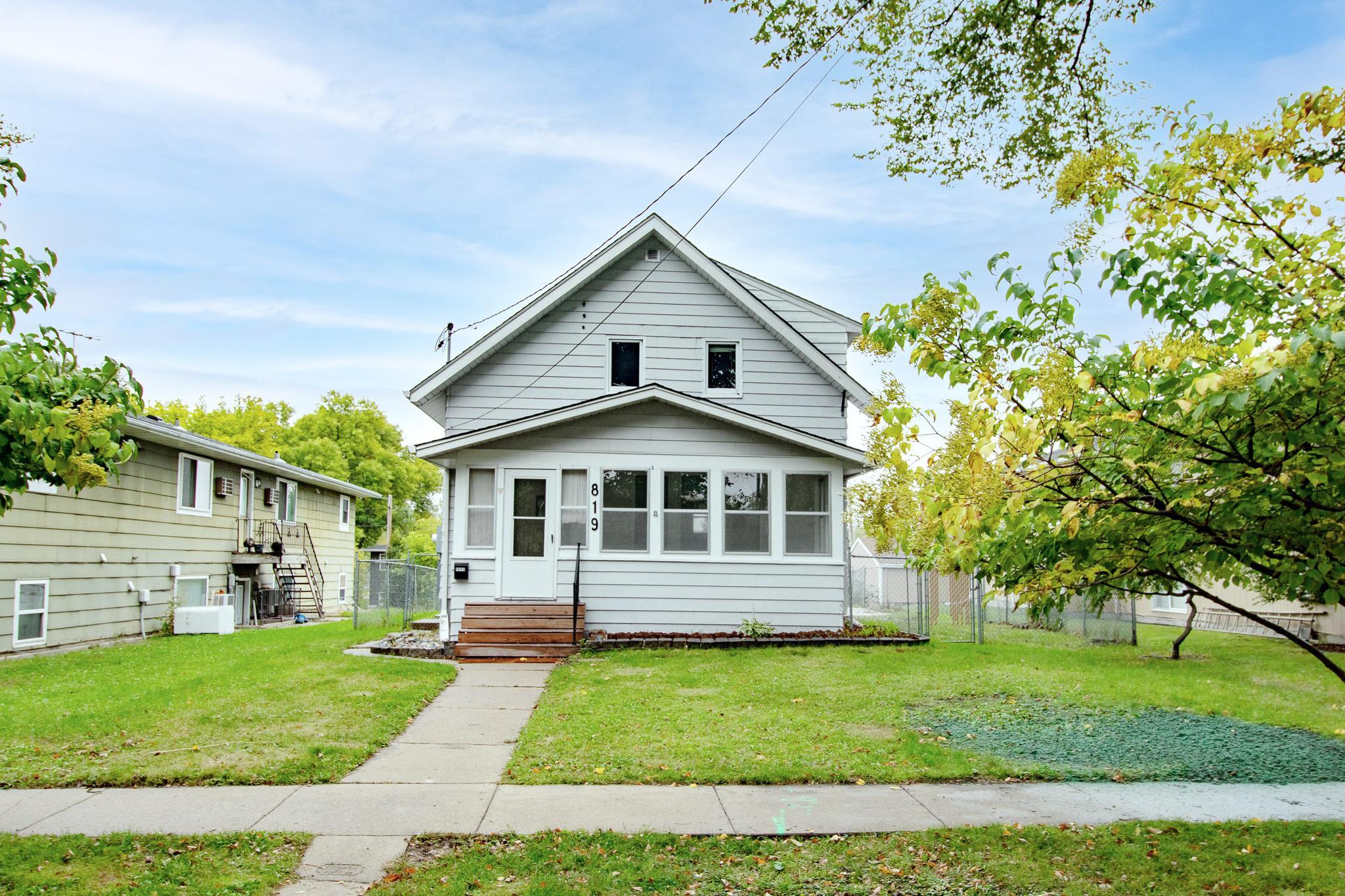 819 1st Street N Property Photo 1