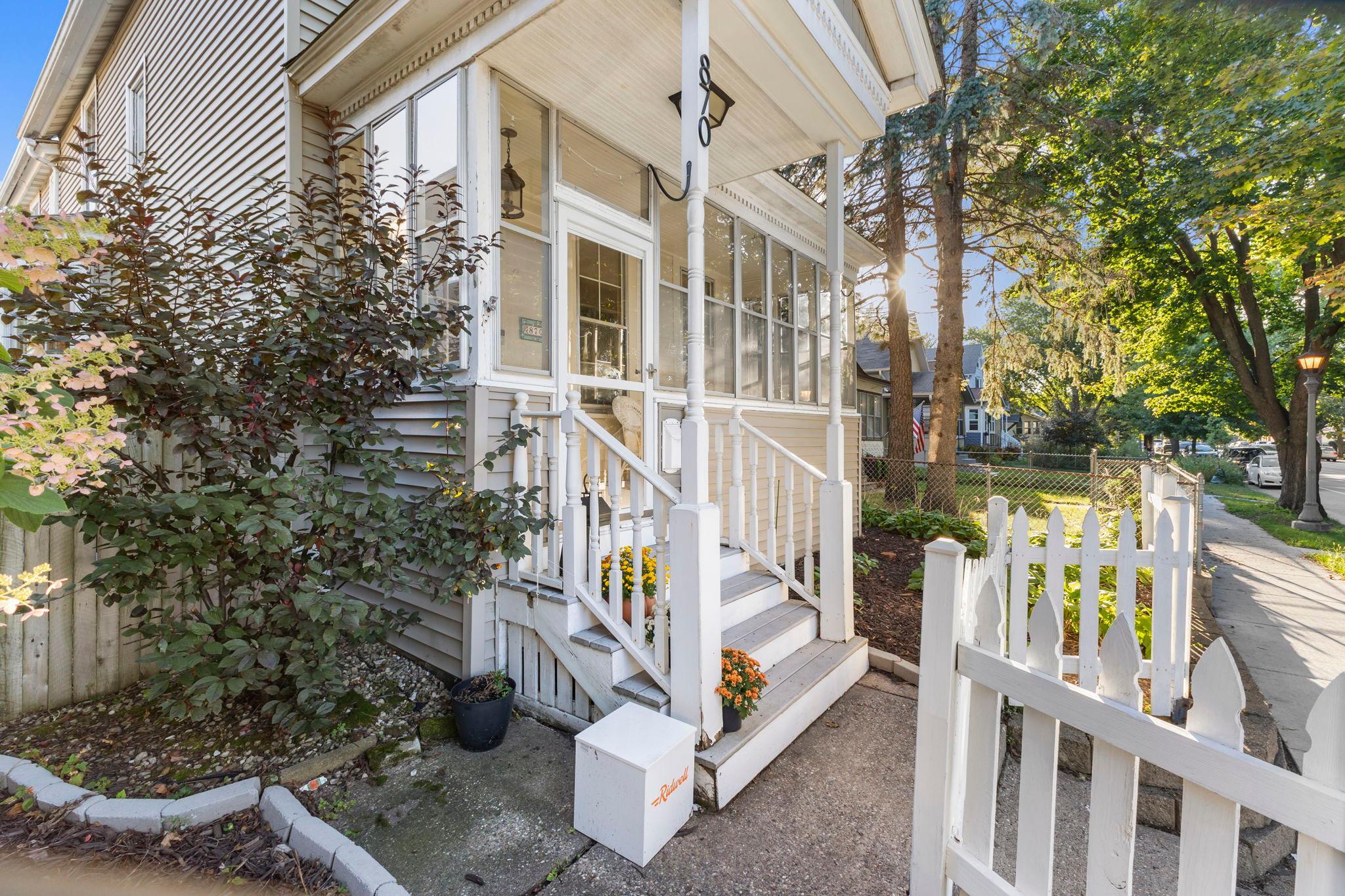 870 Randolph Avenue Property Photo 3