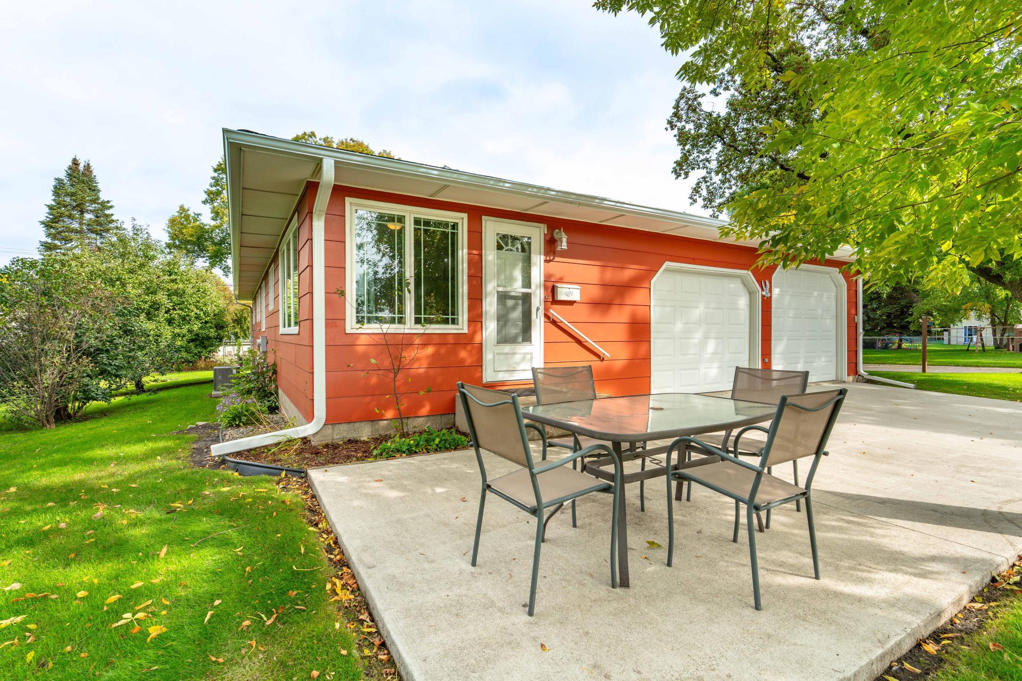 1320 S Mabelle Avenue Property Photo 6