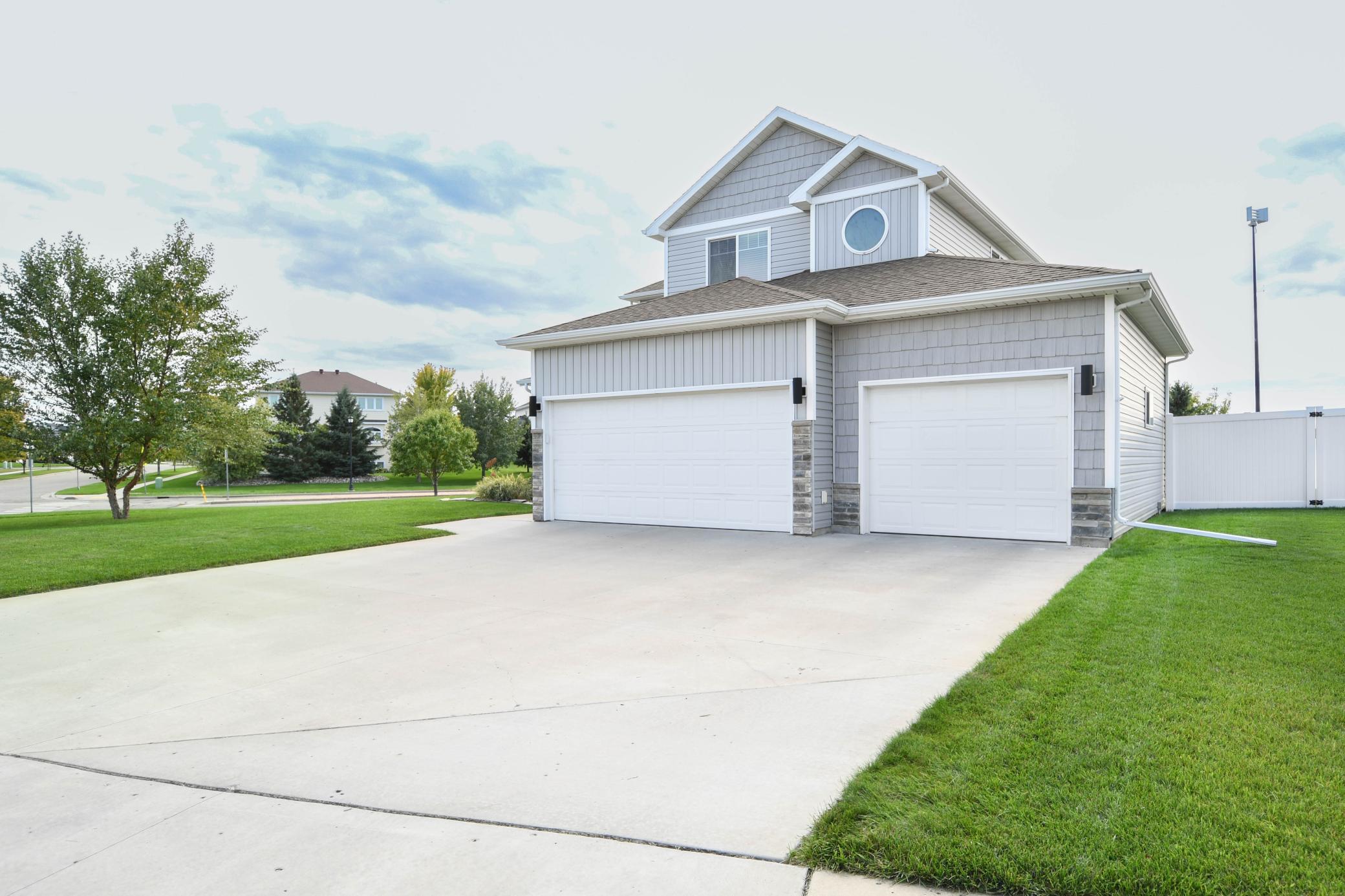 3584 6th Street E Property Photo 2